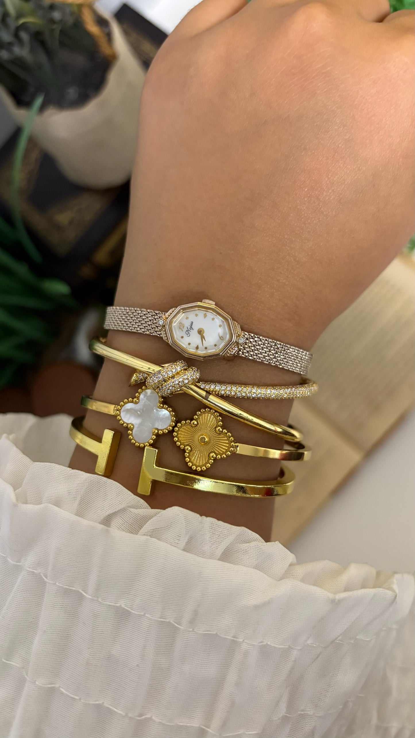 Vintage Nojess Octagonal Watch with Mesh Strap in Gold Tone Quartz