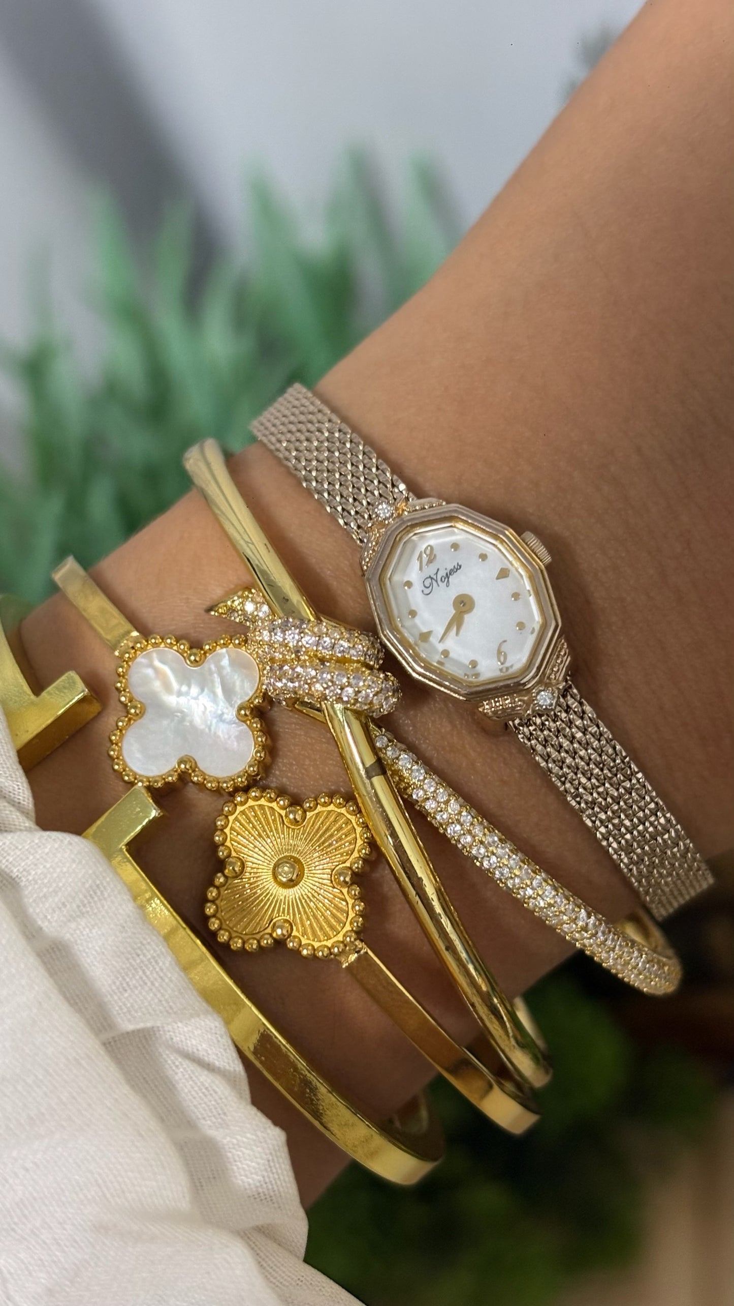 Vintage Nojess Octagonal Watch with Mesh Strap in Gold Tone Quartz