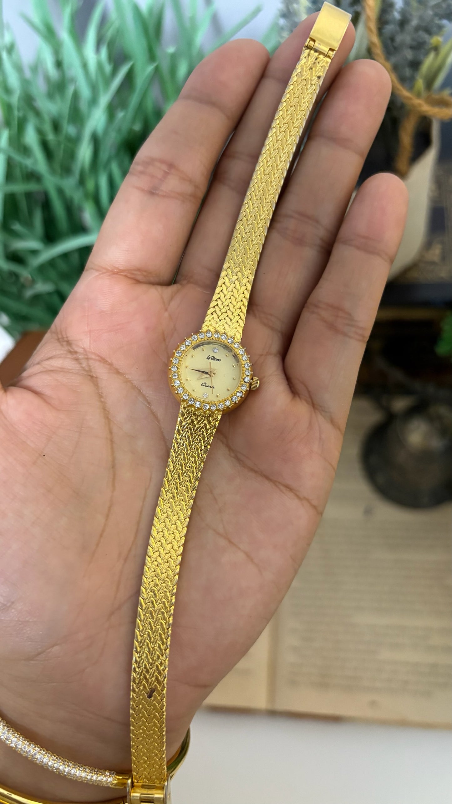 Vintage Le Reine Crystal Bezel Watch with Woven Mesh Strap in Gold Tone Quartz