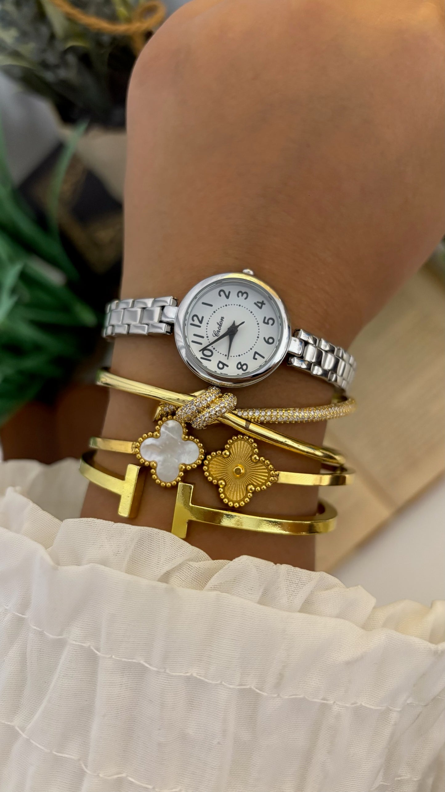 Vintage Croton Round Watch with Single-Link Bracelet in Silver Tone Quartz