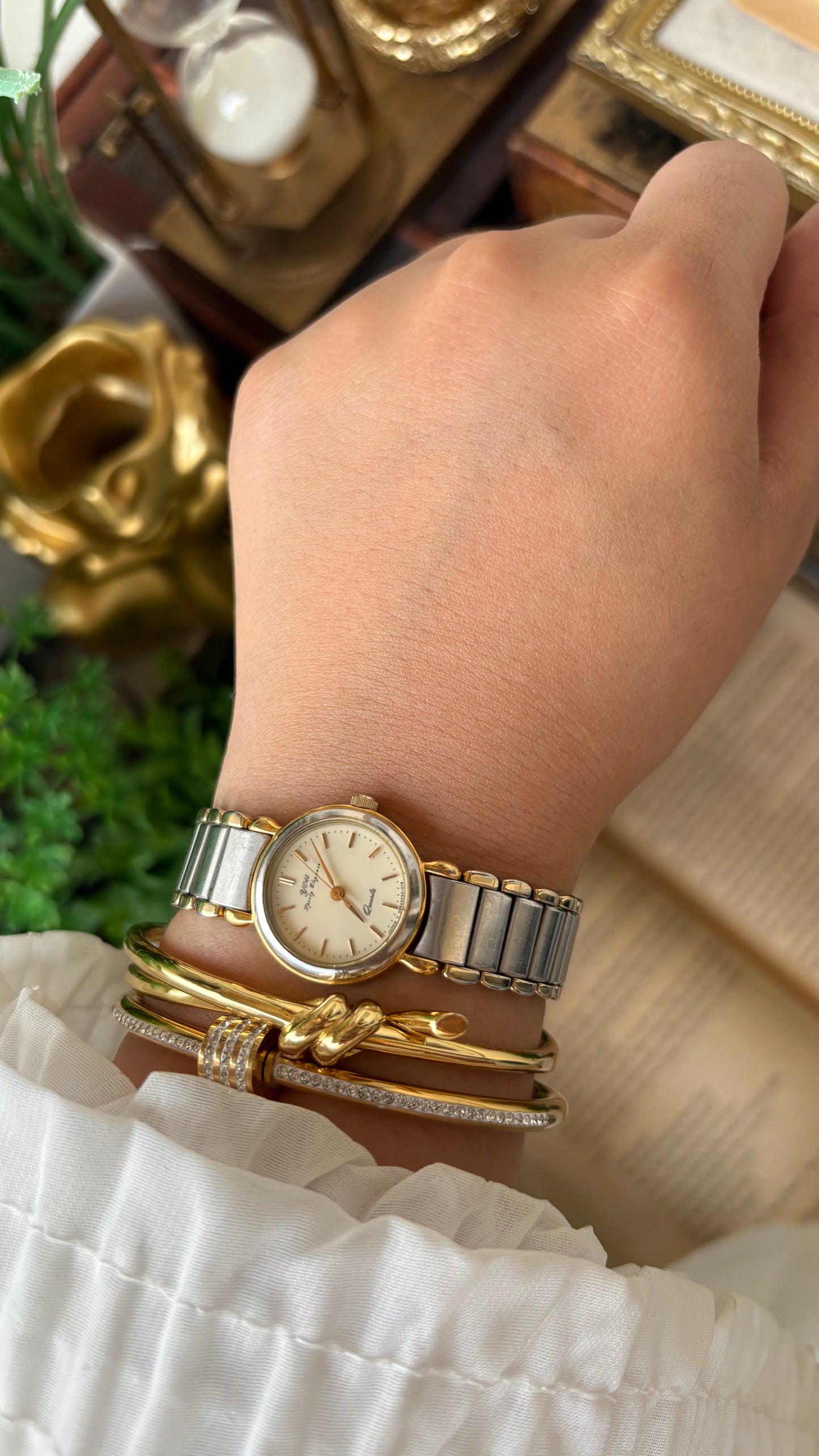 Vintage YOU Sporty Elegance by Orient Japan Classic Watch in Two-Tone Cream Dial Quartz