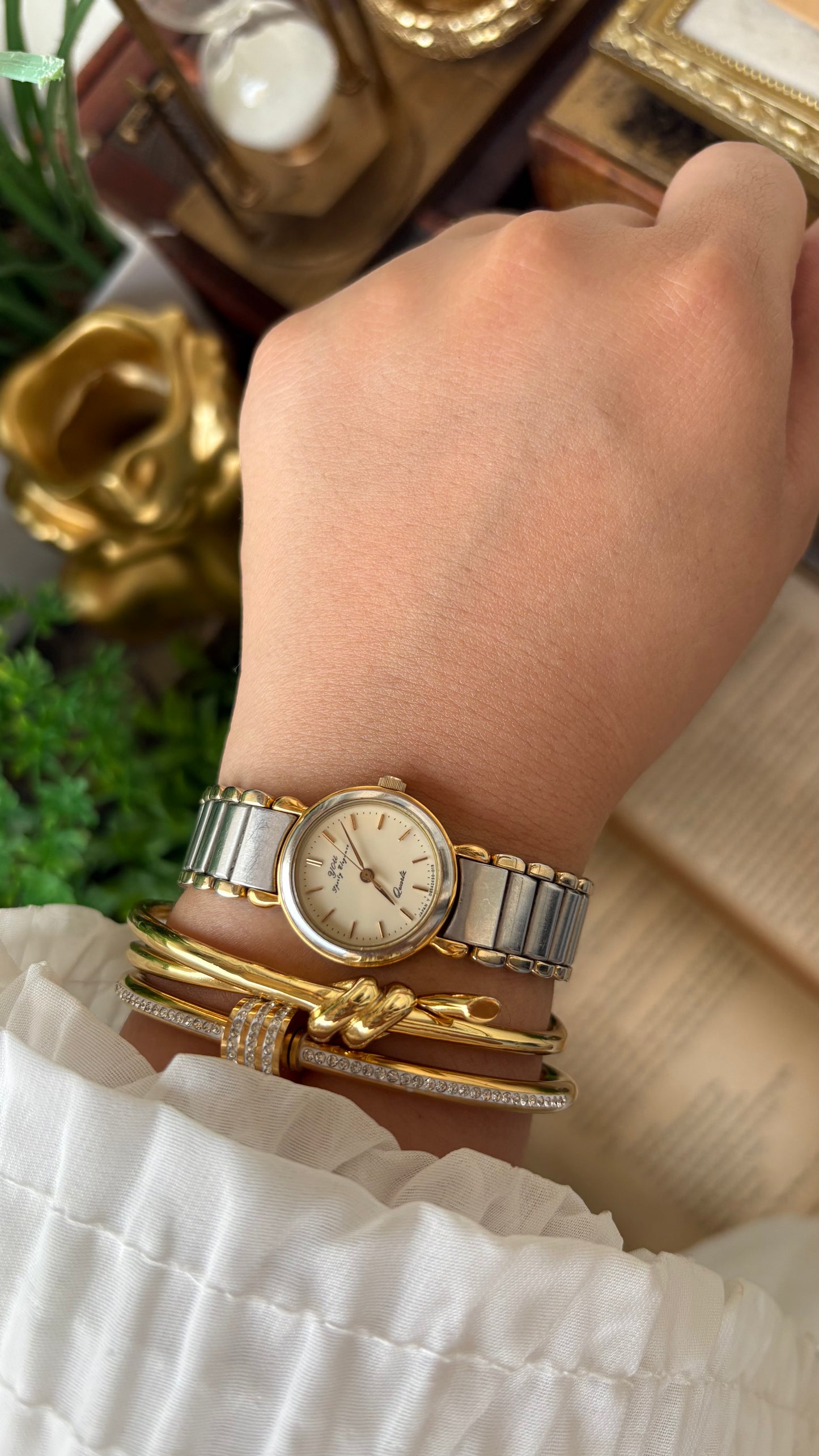 Vintage YOU Sporty Elegance by Orient Japan Classic Watch in Two-Tone Cream Dial Quartz