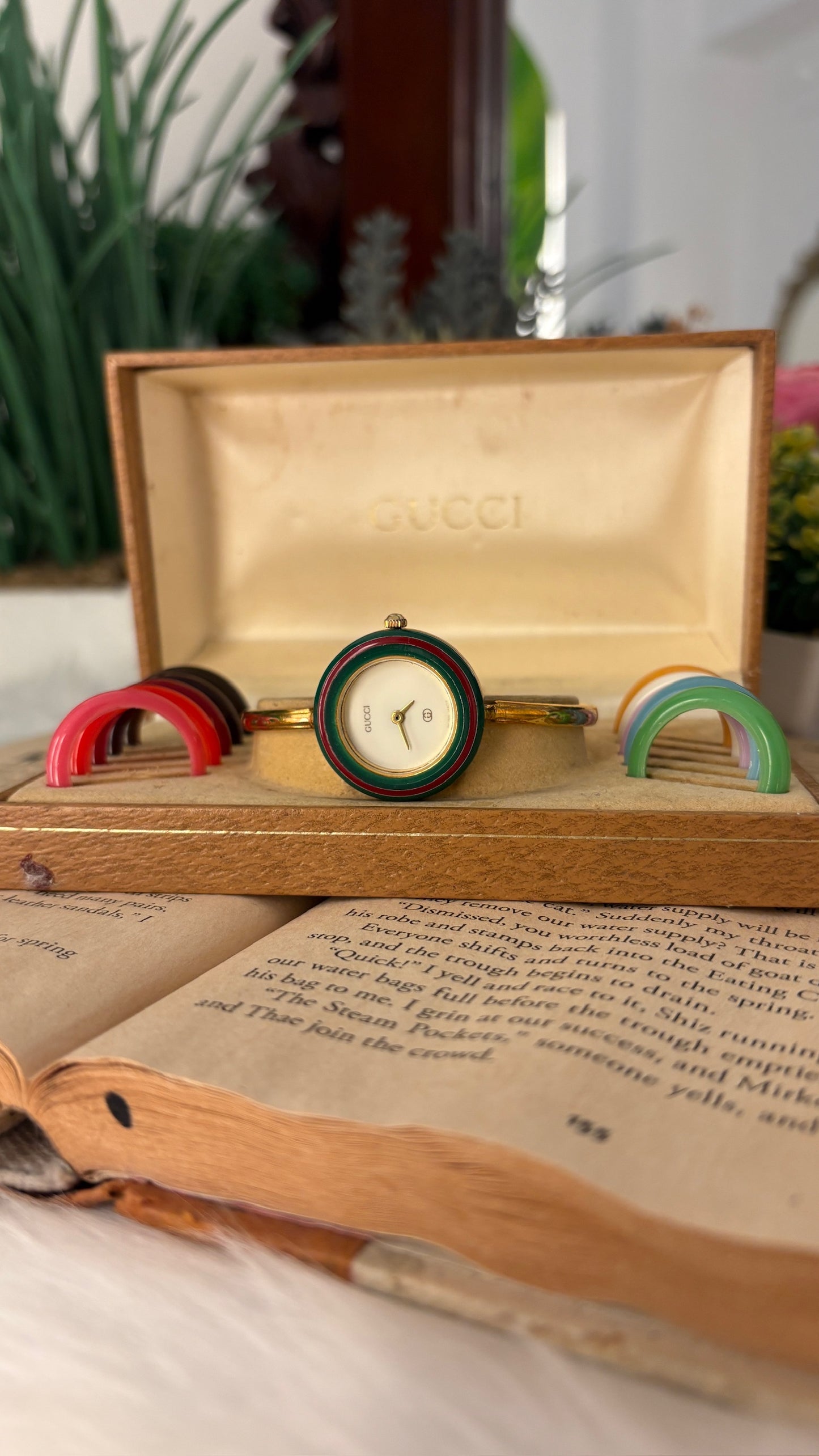 Rare Vintage Gucci Swiss Interchangeable Cherry Line Bezel Bangle Watch Set in Gold Tone Quartz