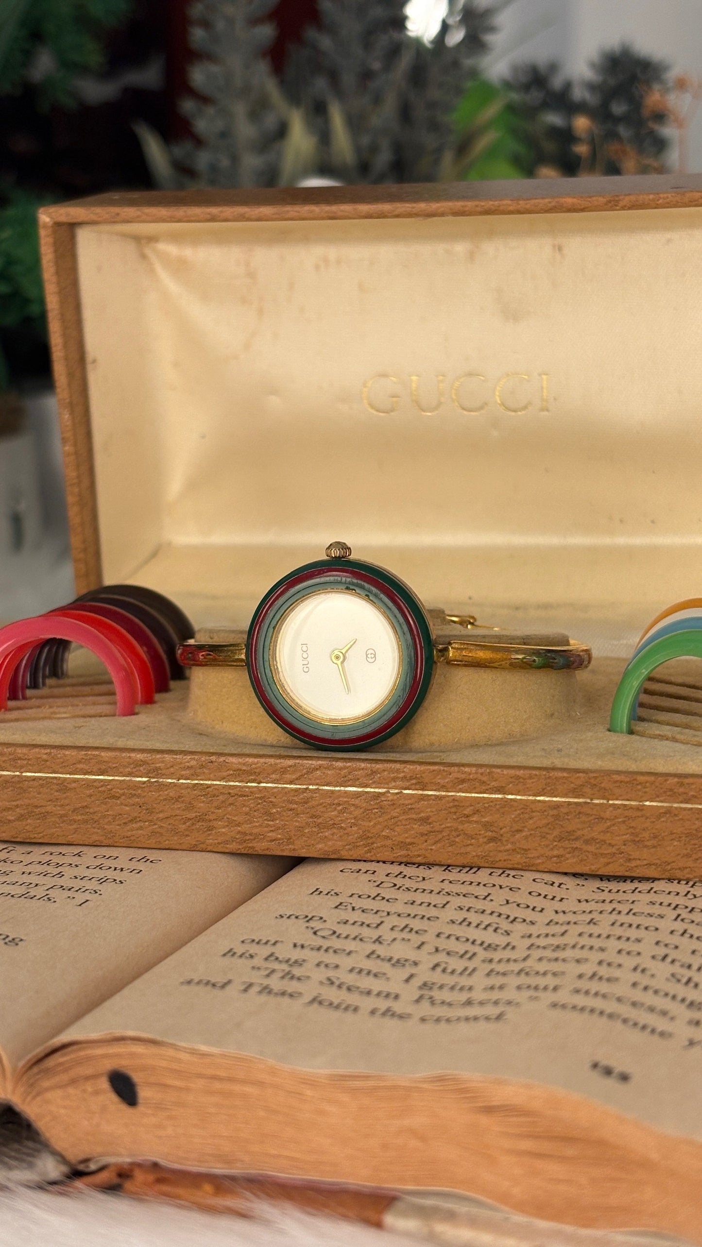 Rare Vintage Gucci Swiss Interchangeable Cherry Line Bezel Bangle Watch Set in Gold Tone Quartz