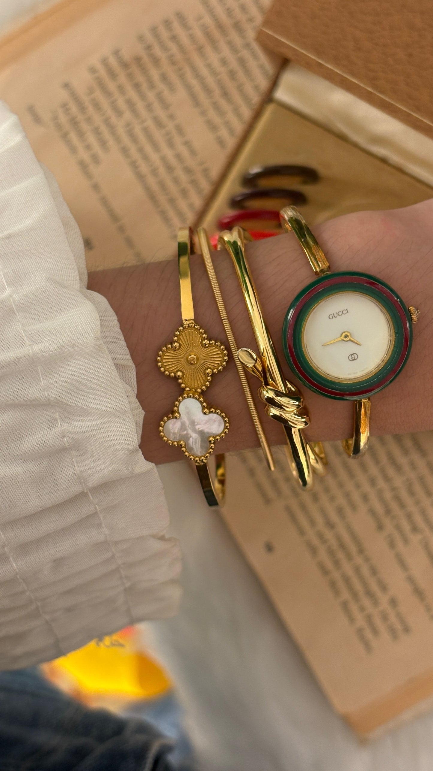 Rare Vintage Gucci Swiss Interchangeable Cherry Line Bezel Bangle Watch Set in Gold Tone Quartz