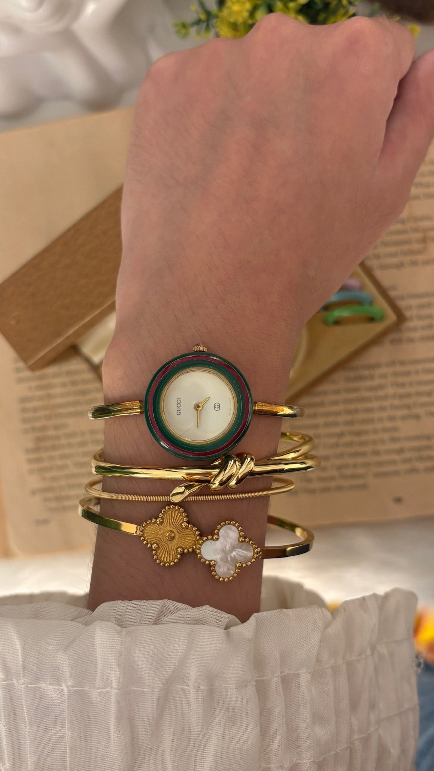 Rare Vintage Gucci Swiss Interchangeable Cherry Line Bezel Bangle Watch Set in Gold Tone Quartz