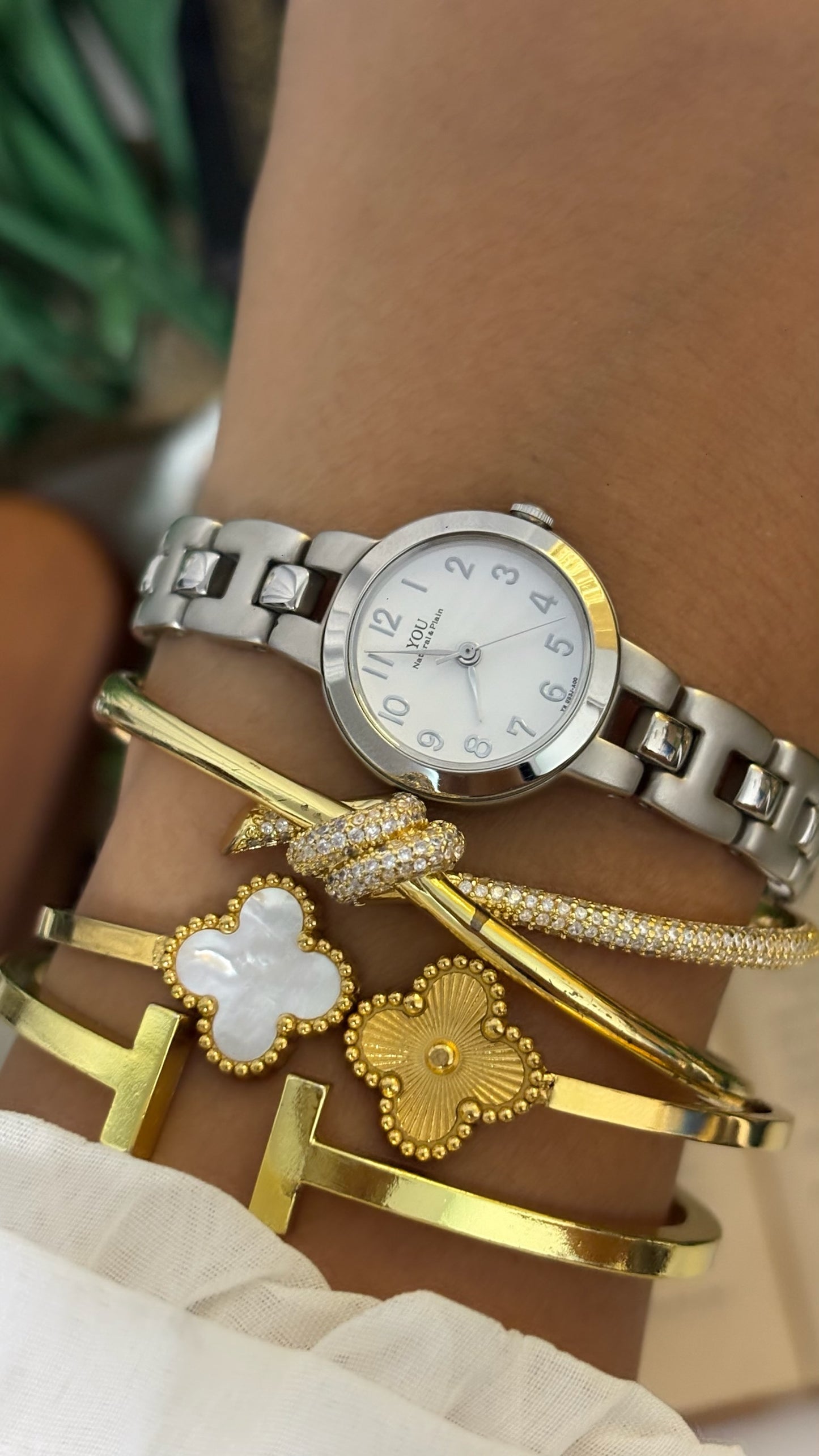 Vintage Orient You Round Watch with Single-Link Bracelet in Silver Tone Quartz