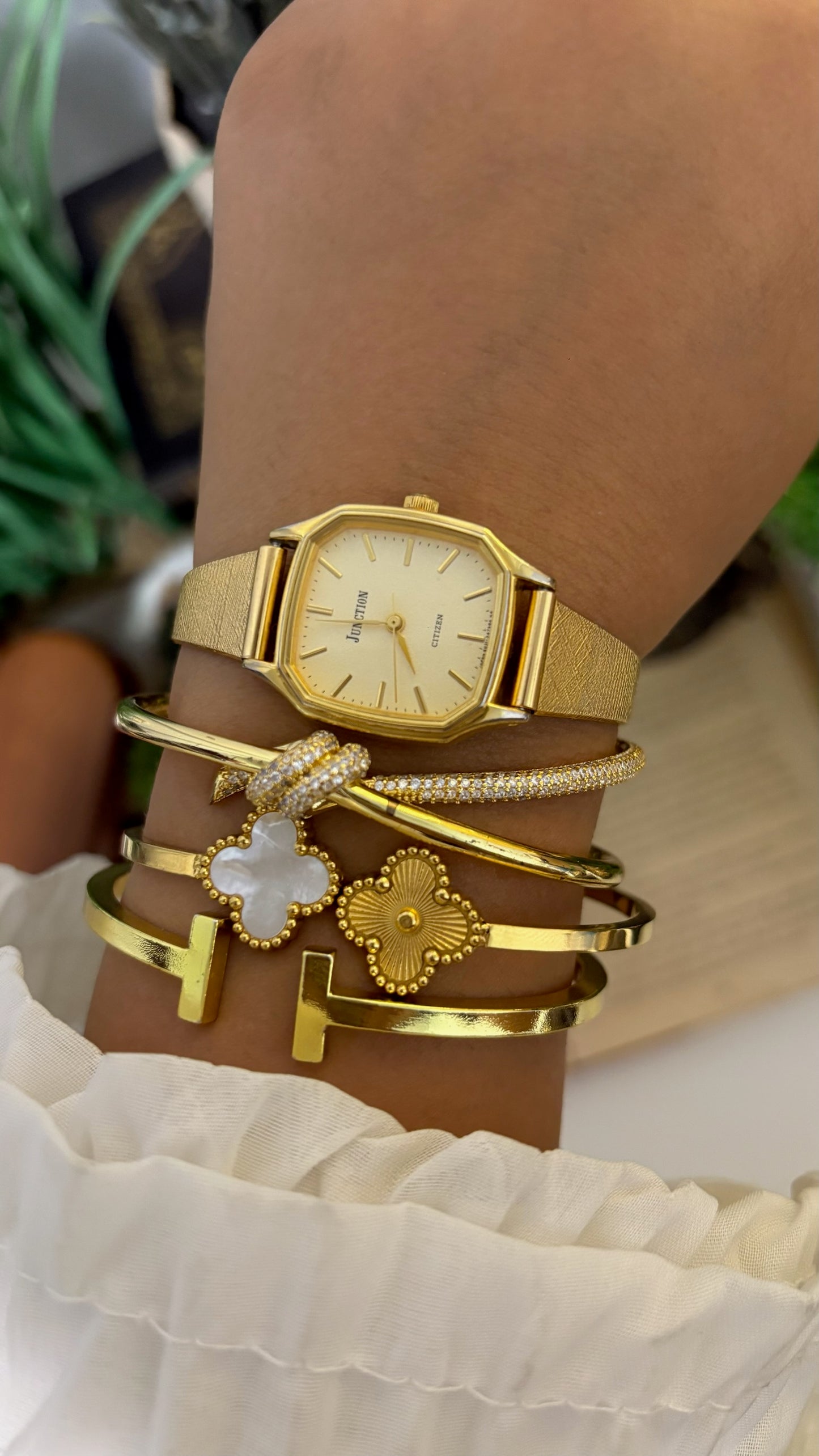 Vintage Citizen Junction Octagonal Watch with Textured Mesh Strap in Gold Tone Quartz