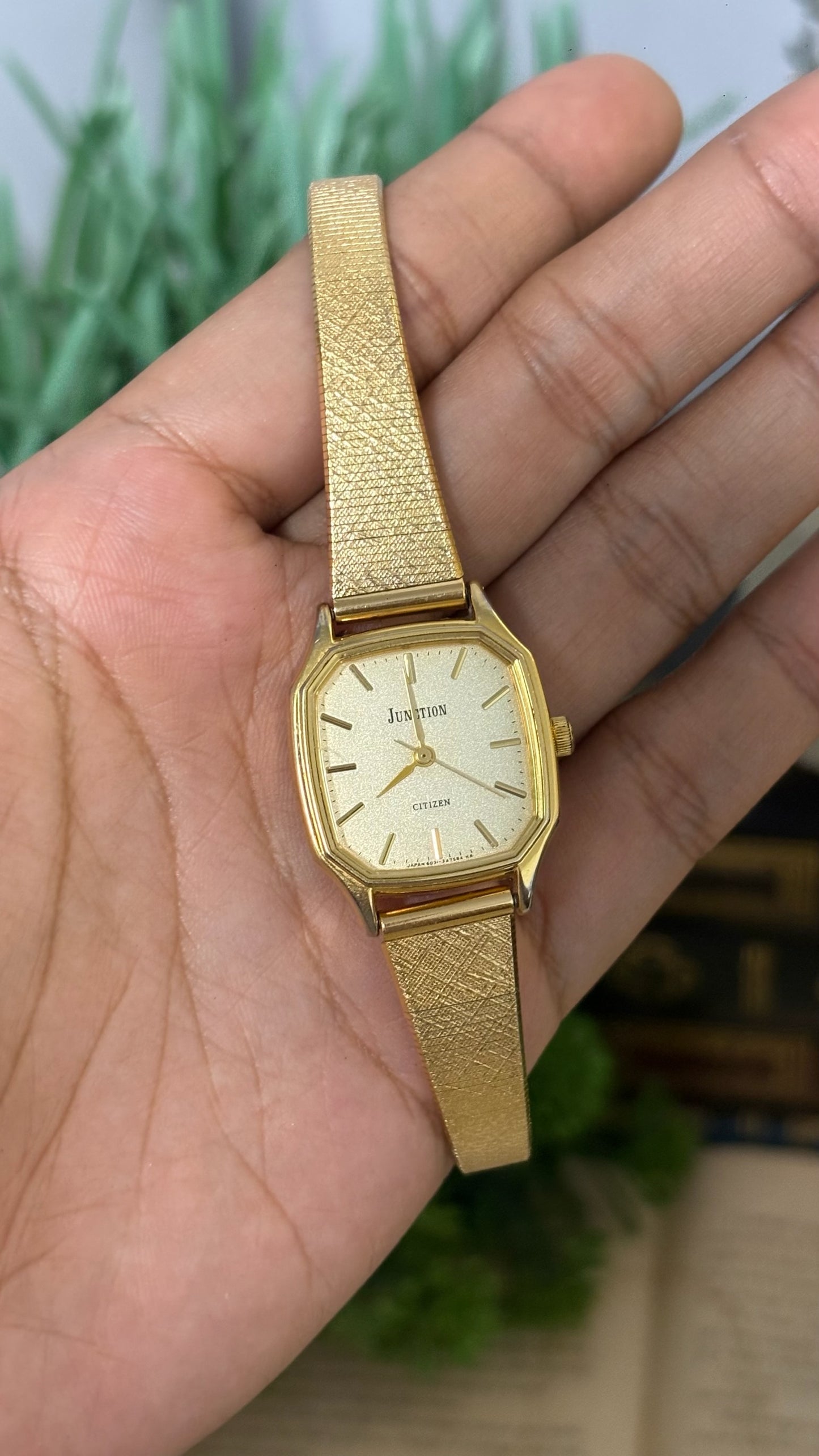 Vintage Citizen Junction Octagonal Watch with Textured Mesh Strap in Gold Tone Quartz