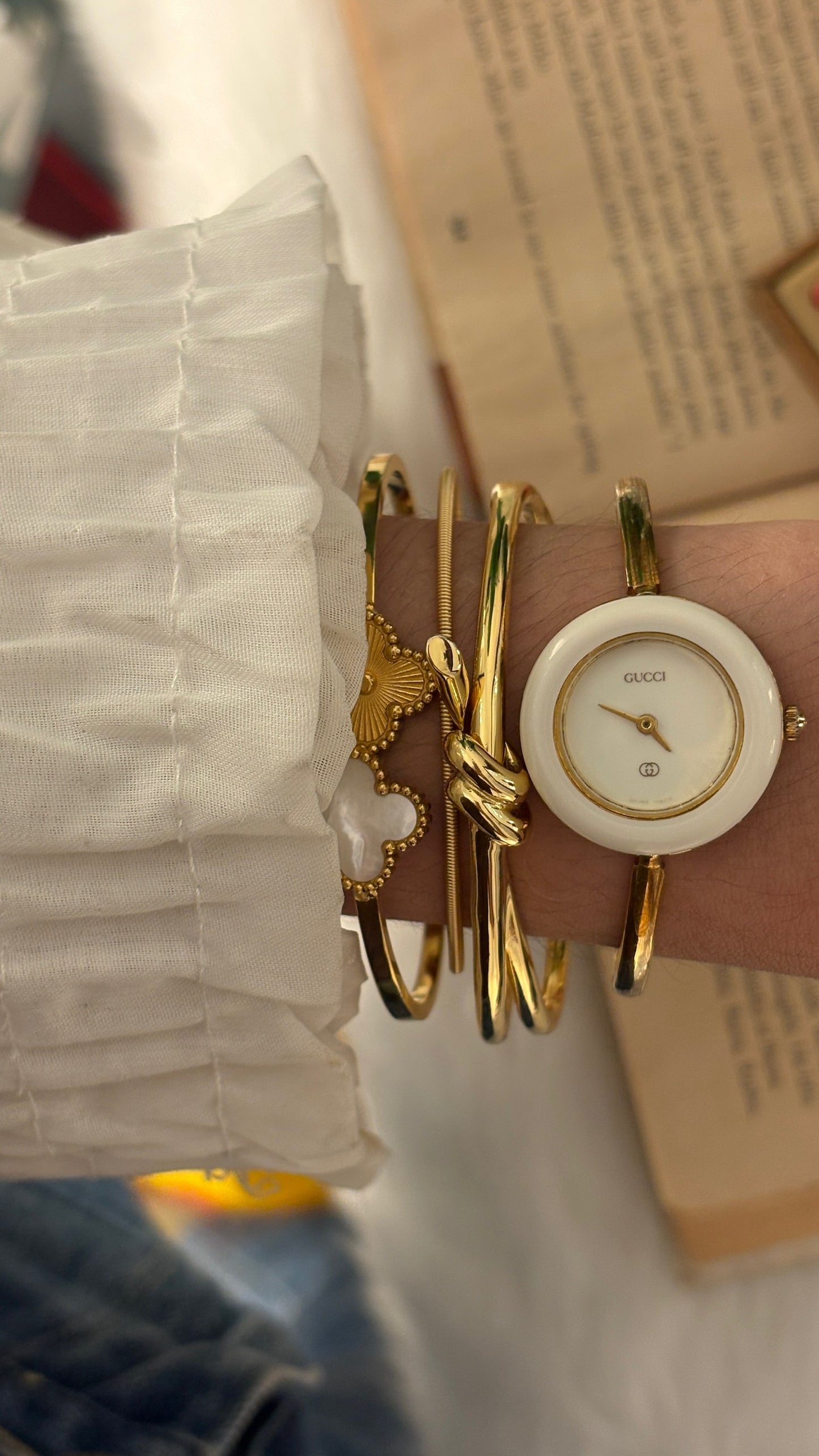 Rare Vintage Gucci Swiss Interchangeable Cherry Line Bezel Bangle Watch Set in Gold Tone Quartz