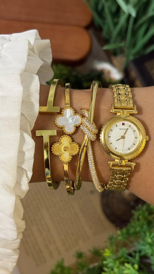 Vintage Citizen Vega Secret Round Watch with Link Bracelet in Gold Tone Quartz