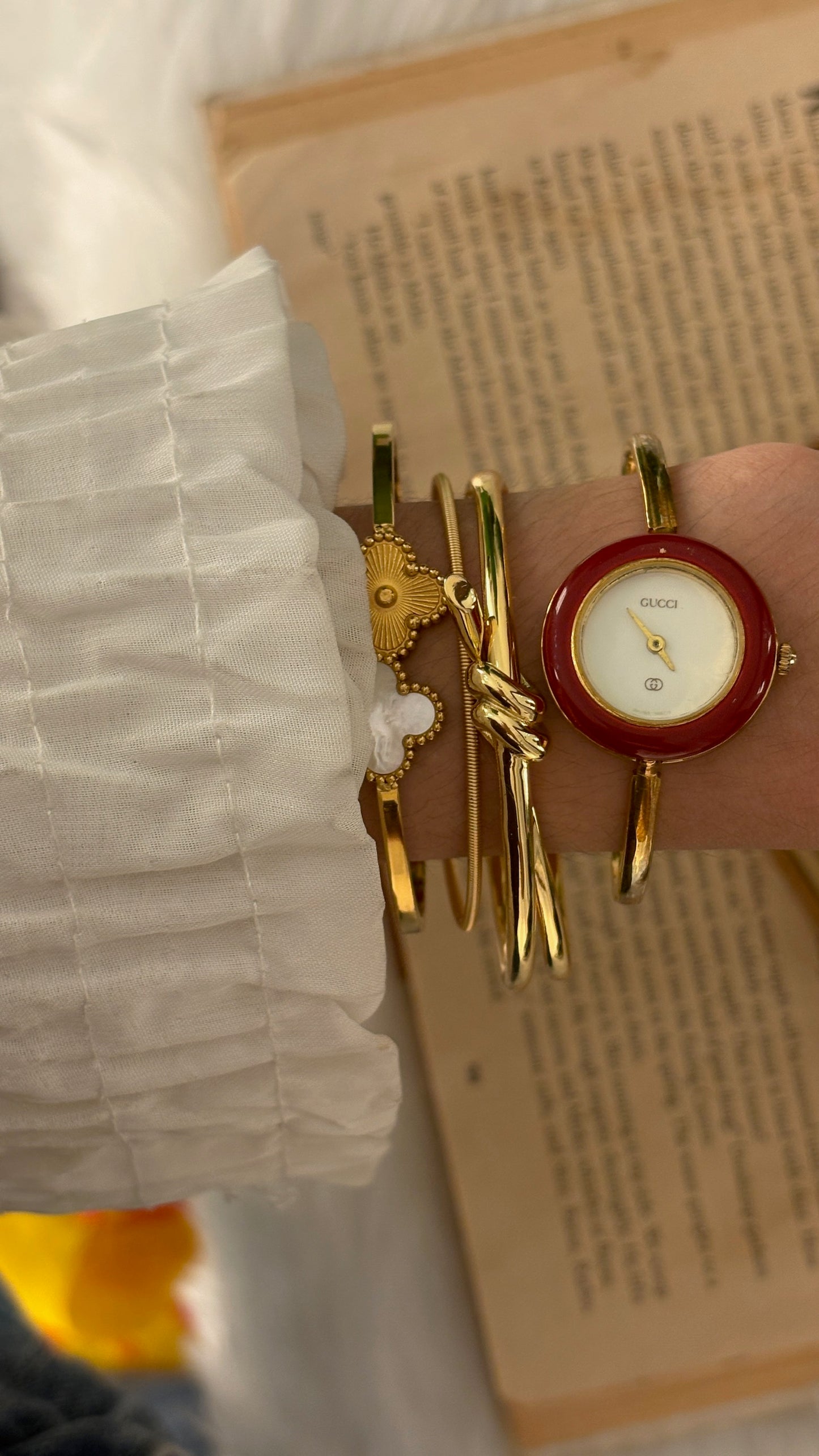Rare Vintage Gucci Swiss Interchangeable Cherry Line Bezel Bangle Watch Set in Gold Tone Quartz