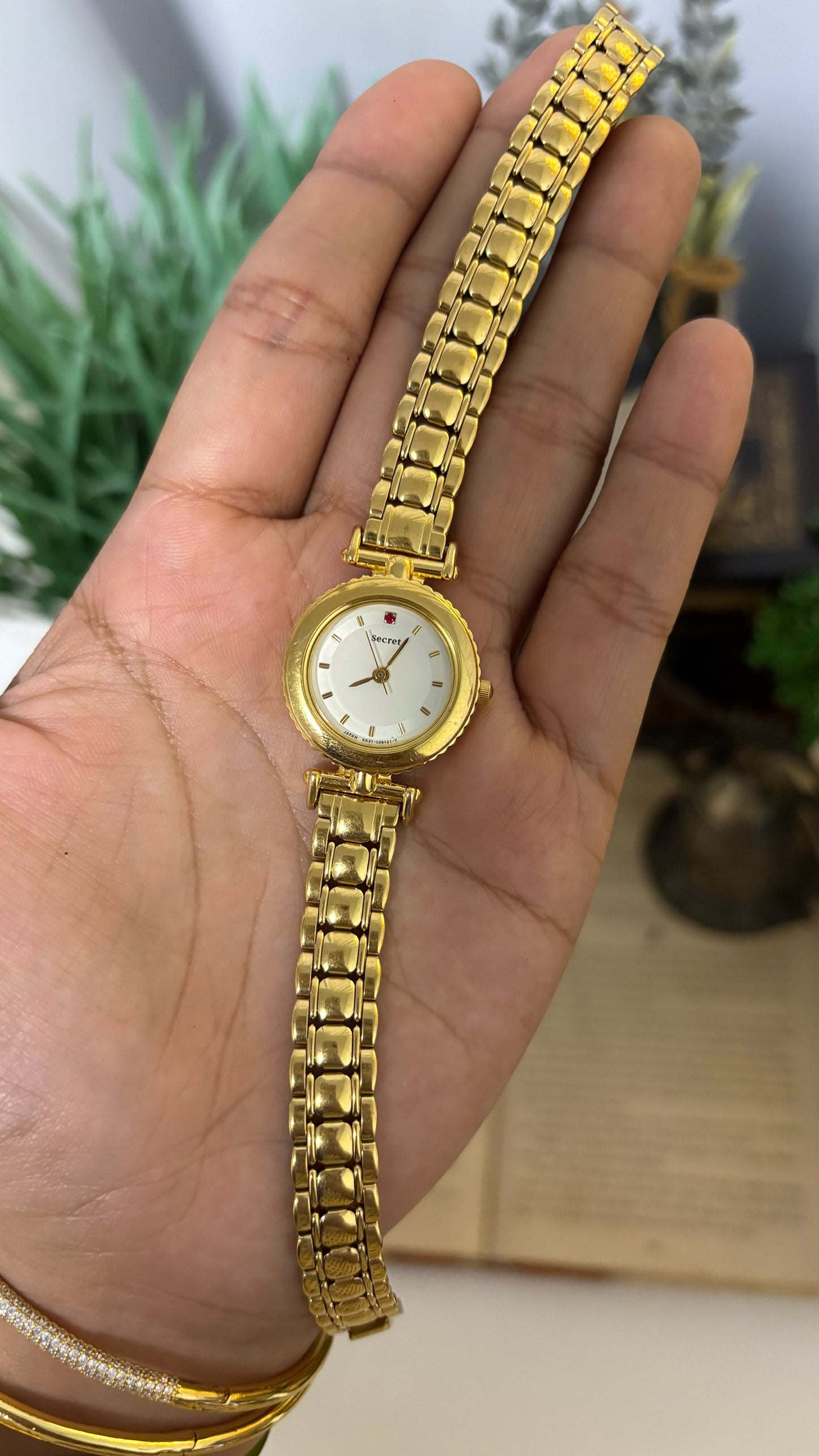 Vintage Citizen Vega Secret Round Watch with Link Bracelet in Gold Tone Quartz