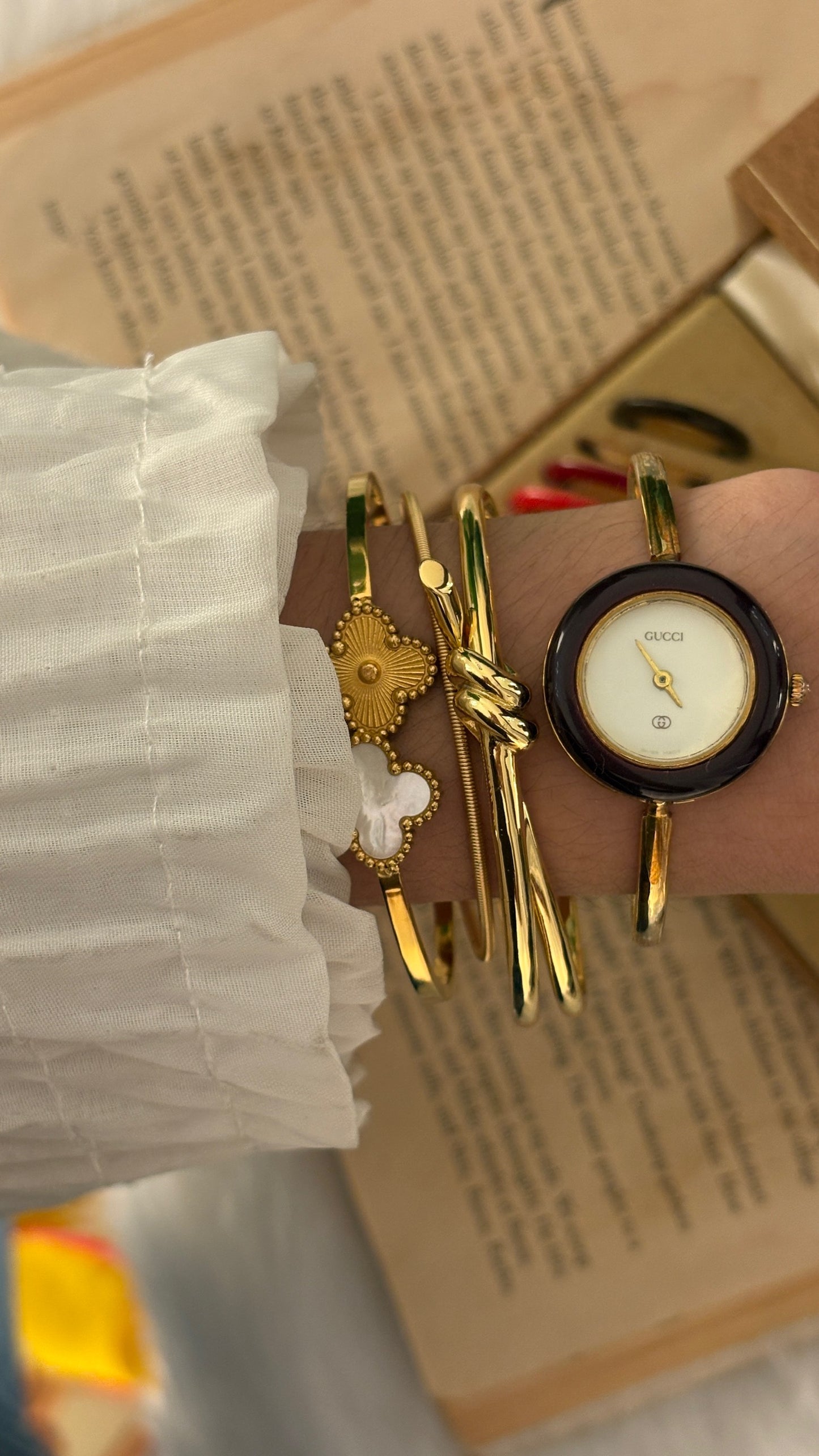Rare Vintage Gucci Swiss Interchangeable Cherry Line Bezel Bangle Watch Set in Gold Tone Quartz