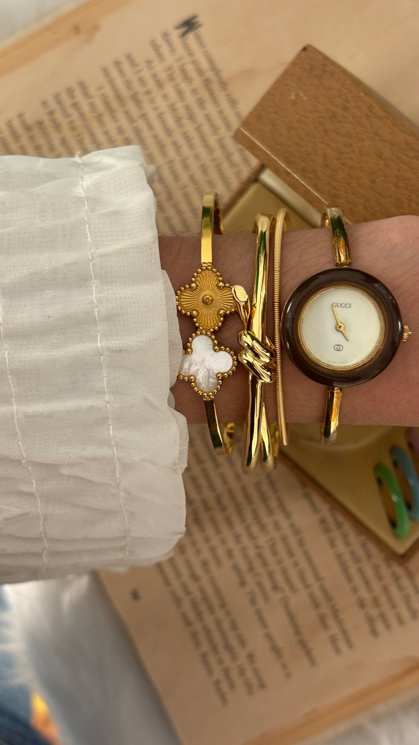 Rare Vintage Gucci Swiss Interchangeable Cherry Line Bezel Bangle Watch Set in Gold Tone Quartz