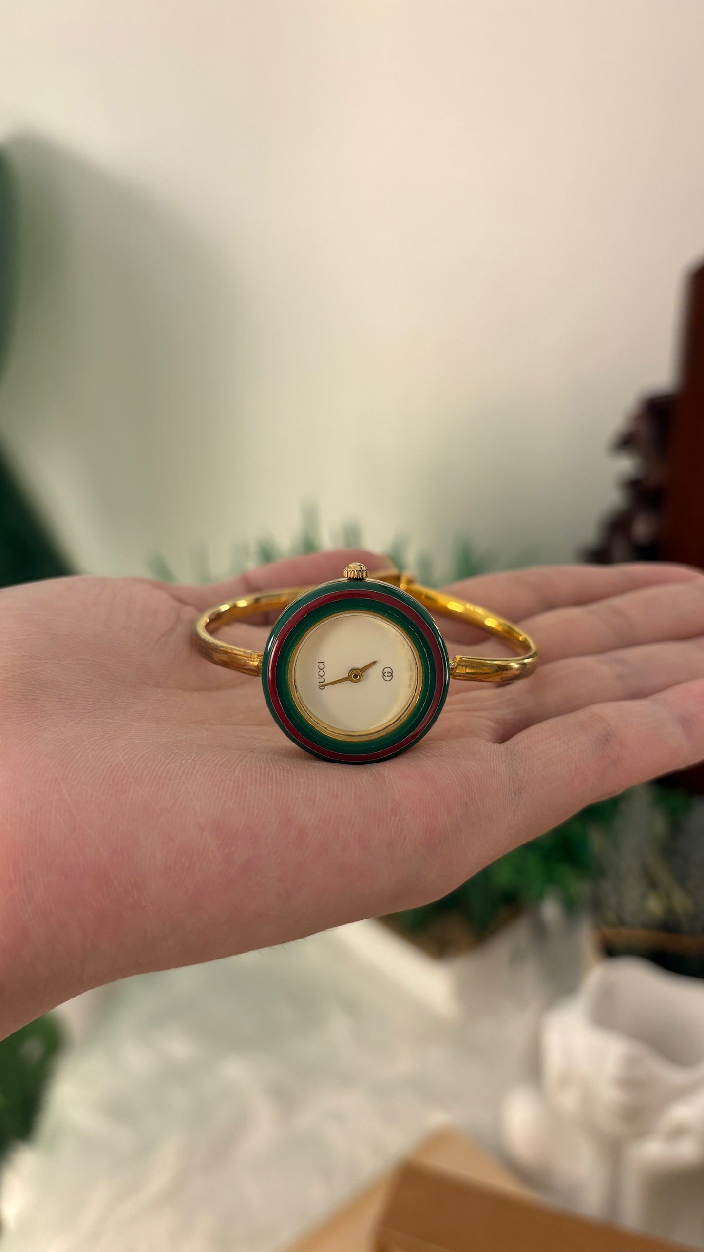 Rare Vintage Gucci Swiss Interchangeable Cherry Line Bezel Bangle Watch Set in Gold Tone Quartz