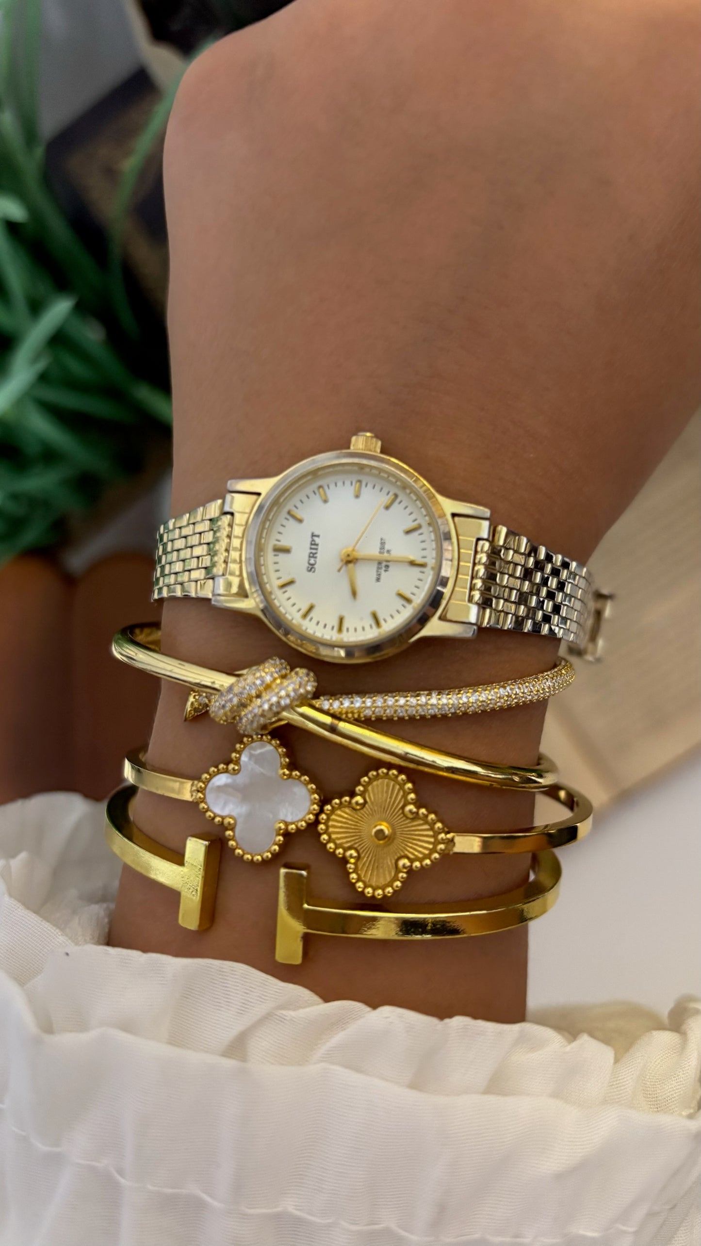 Vintage Jaxis Script Round Watch with Two-Tone Brick Link Bracelet in Gold Tone Quartz