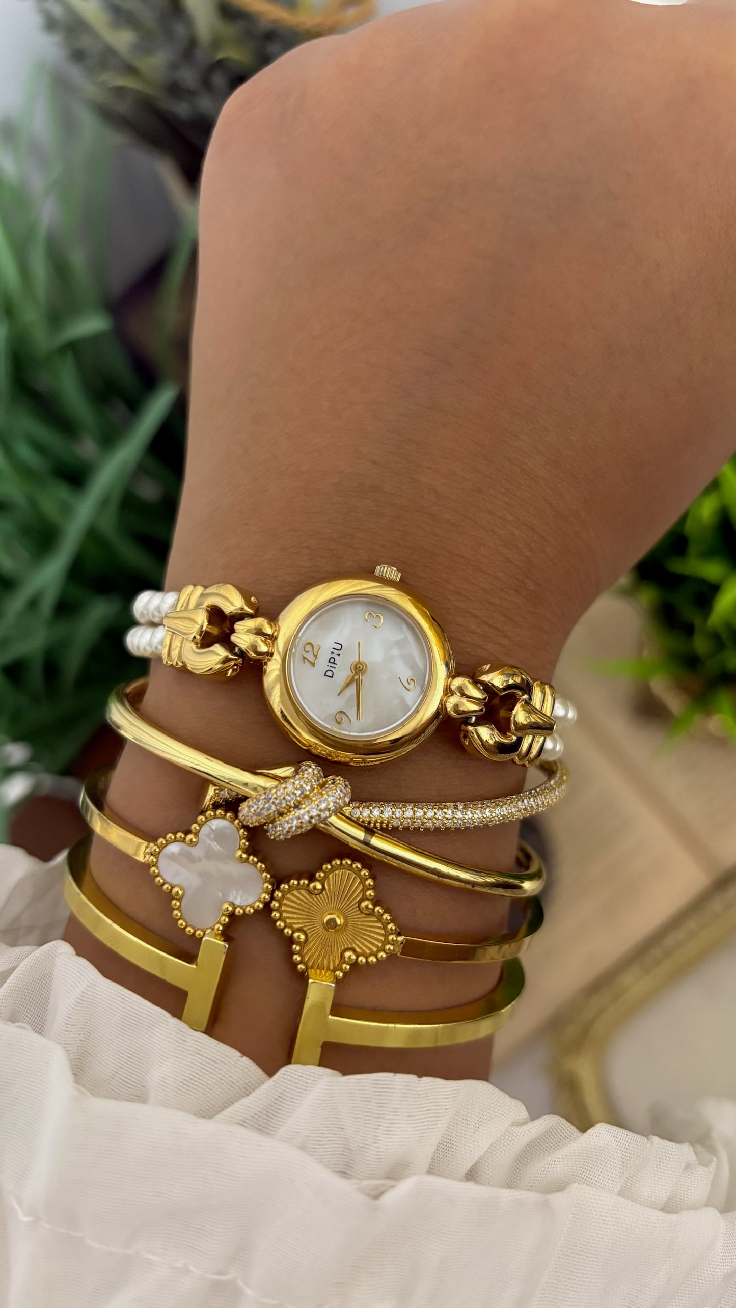 Vintage DiPiU Round Watch with Faux Pearl Double Strand Strap in Gold Tone Quartz