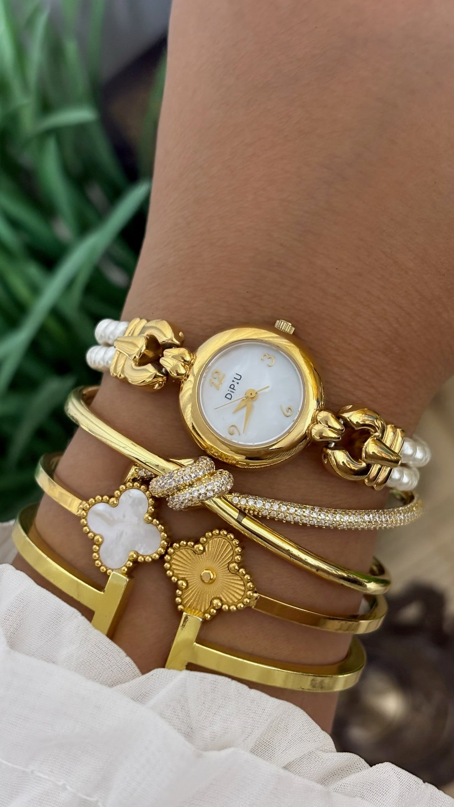 Vintage DiPiU Round Watch with Faux Pearl Double Strand Strap in Gold Tone Quartz