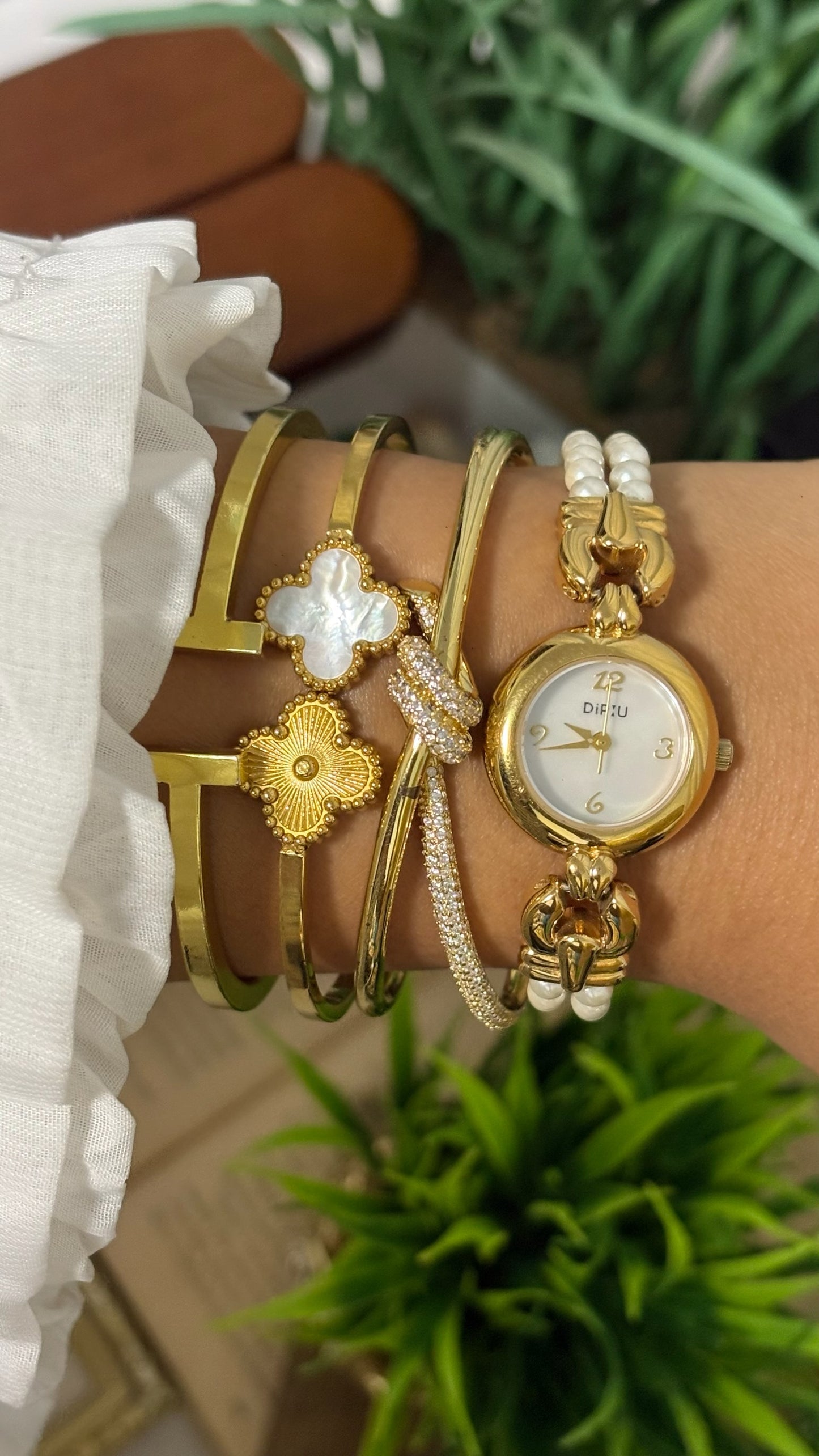 Vintage DiPiU Round Watch with Faux Pearl Double Strand Strap in Gold Tone Quartz