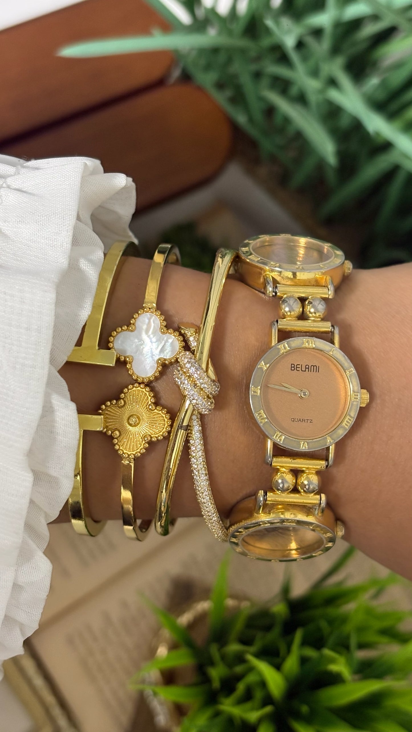 Vintage Belami US Coin Watch with Gold Tone Link Bracelet