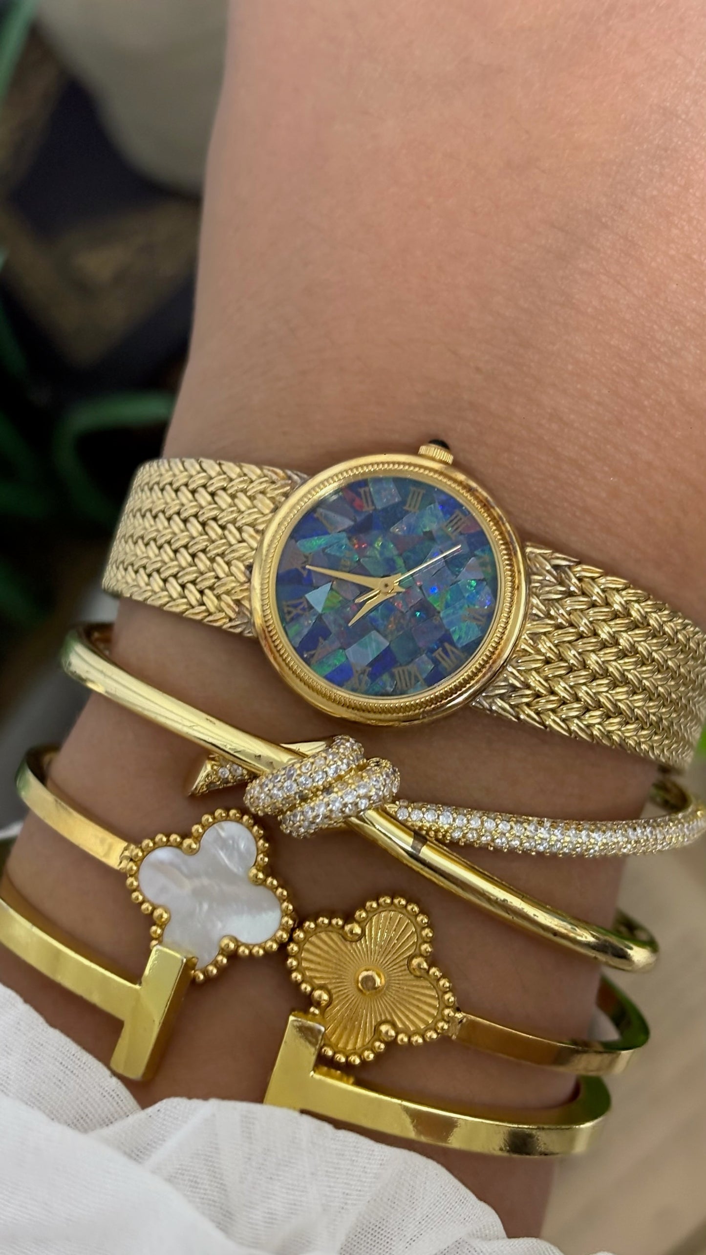 Vintage Via Brera Round Watch with Mosaic Opal Effect Dial and Gold Tone Woven Mesh Strap