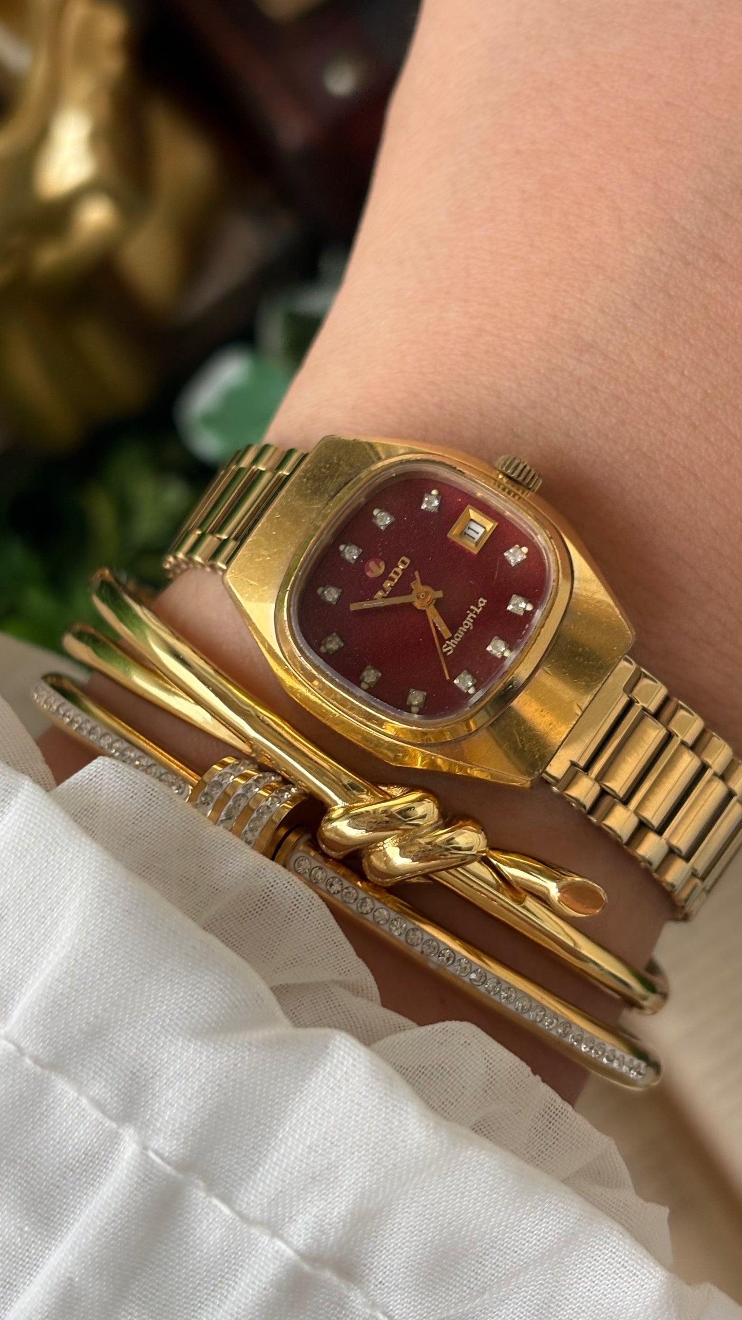 Extremely Rare Vintage Rado Shangri-la Automatic Swiss Watch in Gold Tone Red Television Style Dial