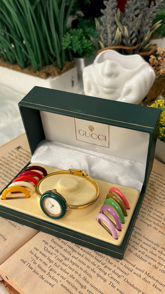 Rare Vintage Gucci Swiss Interchangeable Bezel Bangle Watch in Gold Tone Quartz