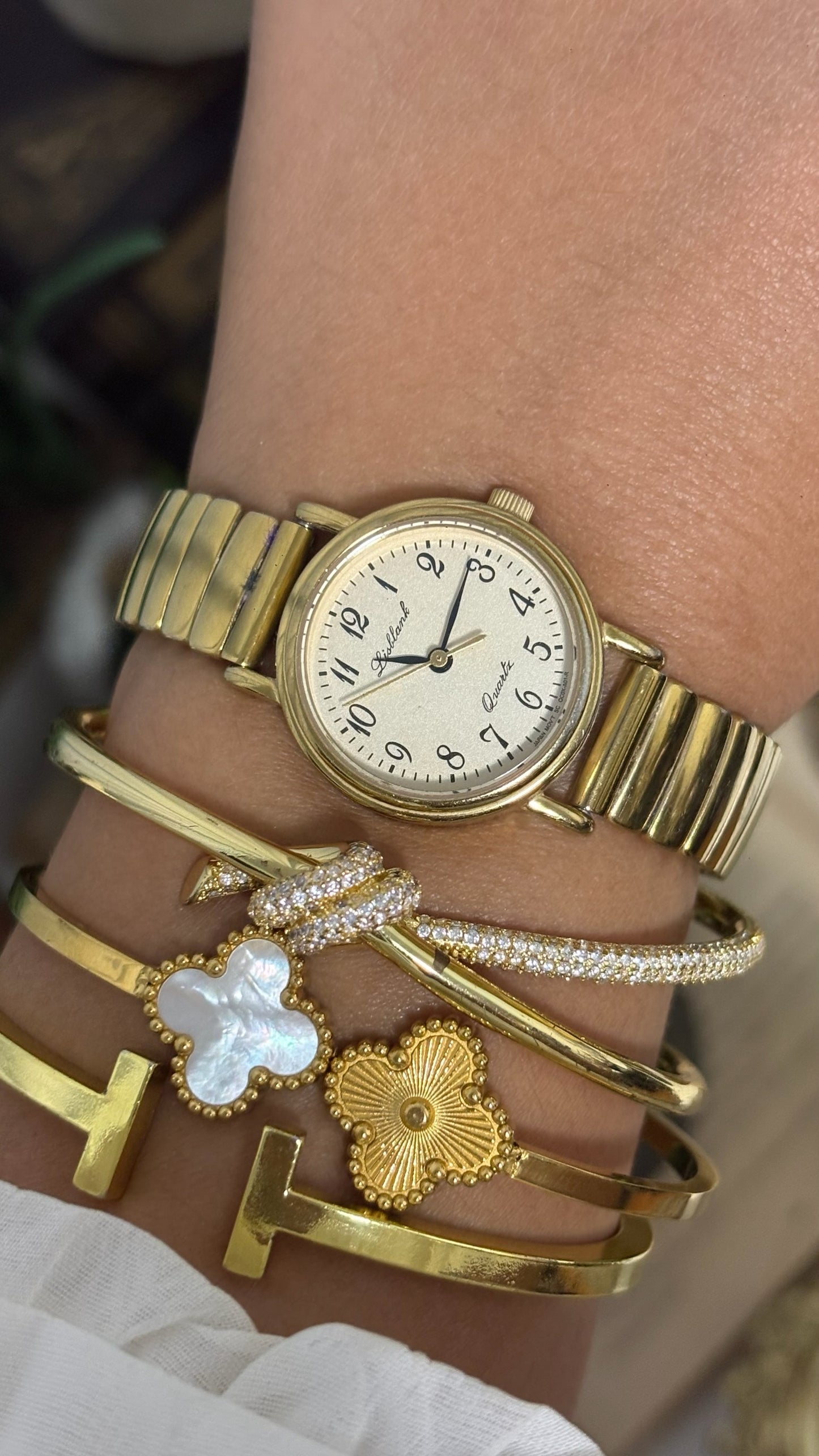Vintage Lisblank Round Watch with Gold Tone Expansion Band