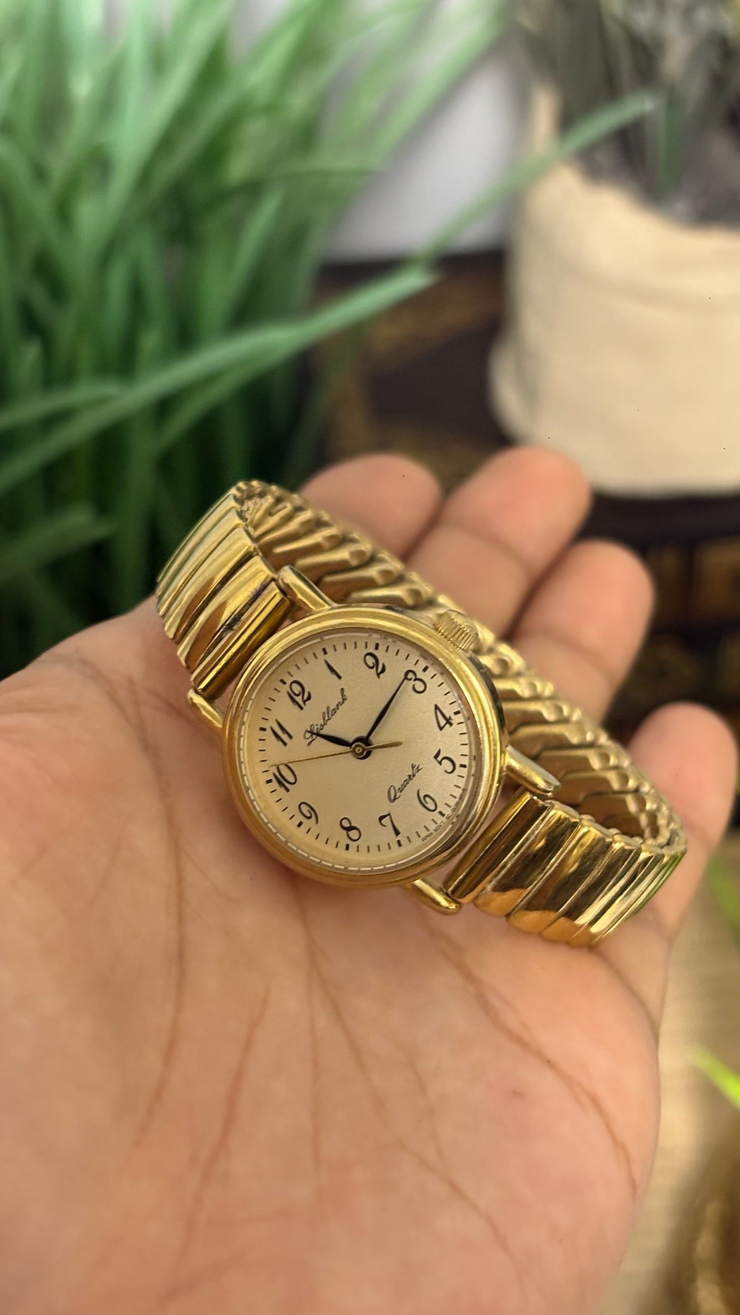 Vintage Lisblank Round Watch with Gold Tone Expansion Band