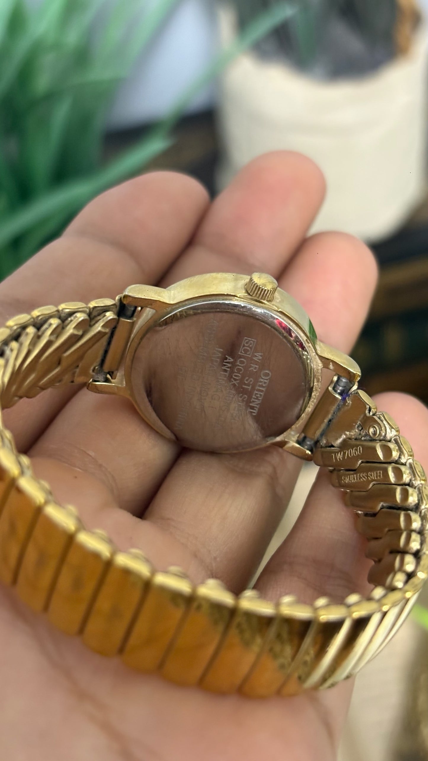 Vintage Lisblank Round Watch with Gold Tone Expansion Band