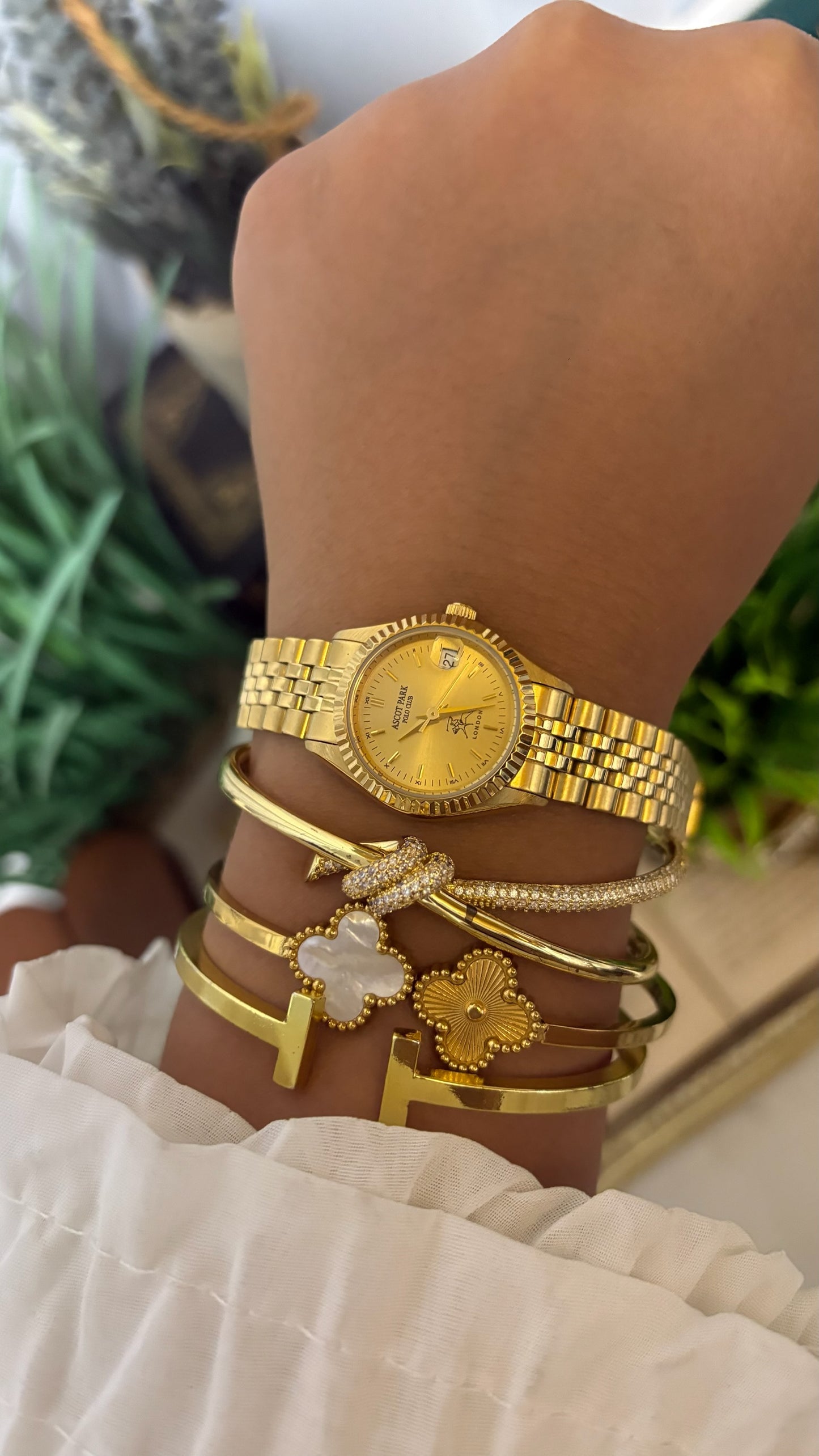 Vintage Ascot Park Polo Club Round Watch with Fluted Bezel and Gold Tone Jubilee Bracelet