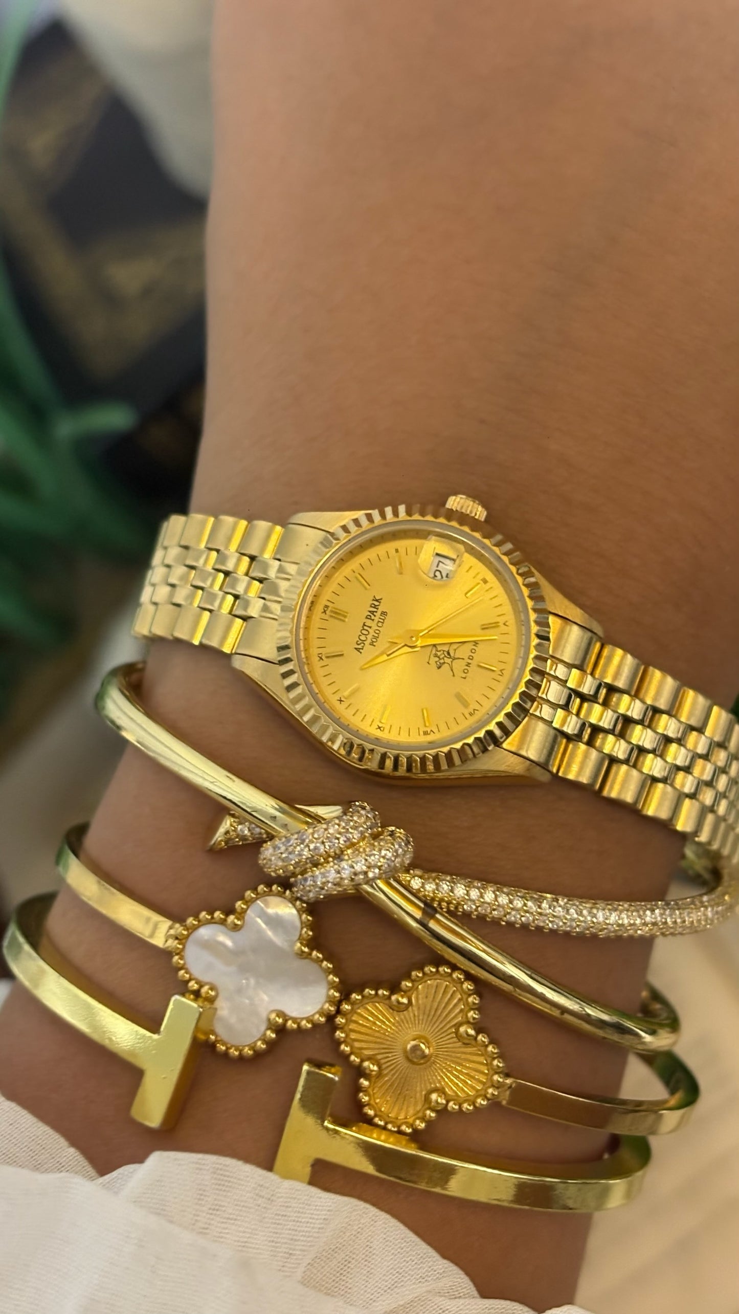 Vintage Ascot Park Polo Club Round Watch with Fluted Bezel and Gold Tone Jubilee Bracelet