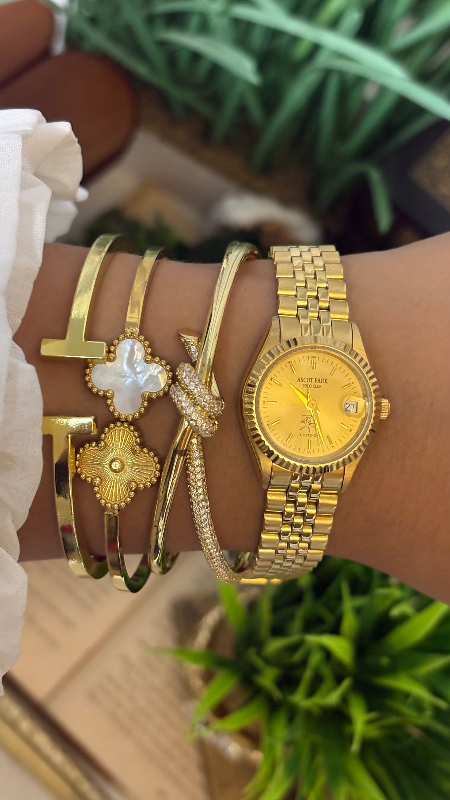 Vintage Ascot Park Polo Club Round Watch with Fluted Bezel and Gold Tone Jubilee Bracelet