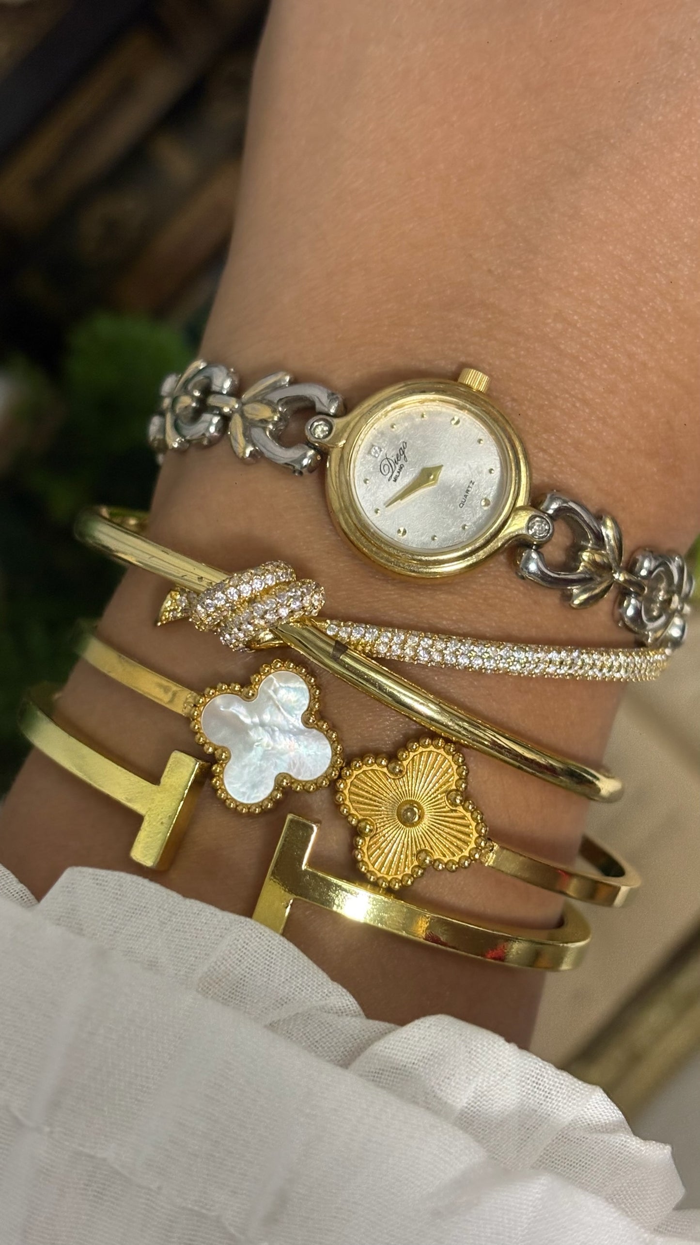 Vintage Diego Milano Round Watch with Two-Tone Ornate Link Bracelet Quartz