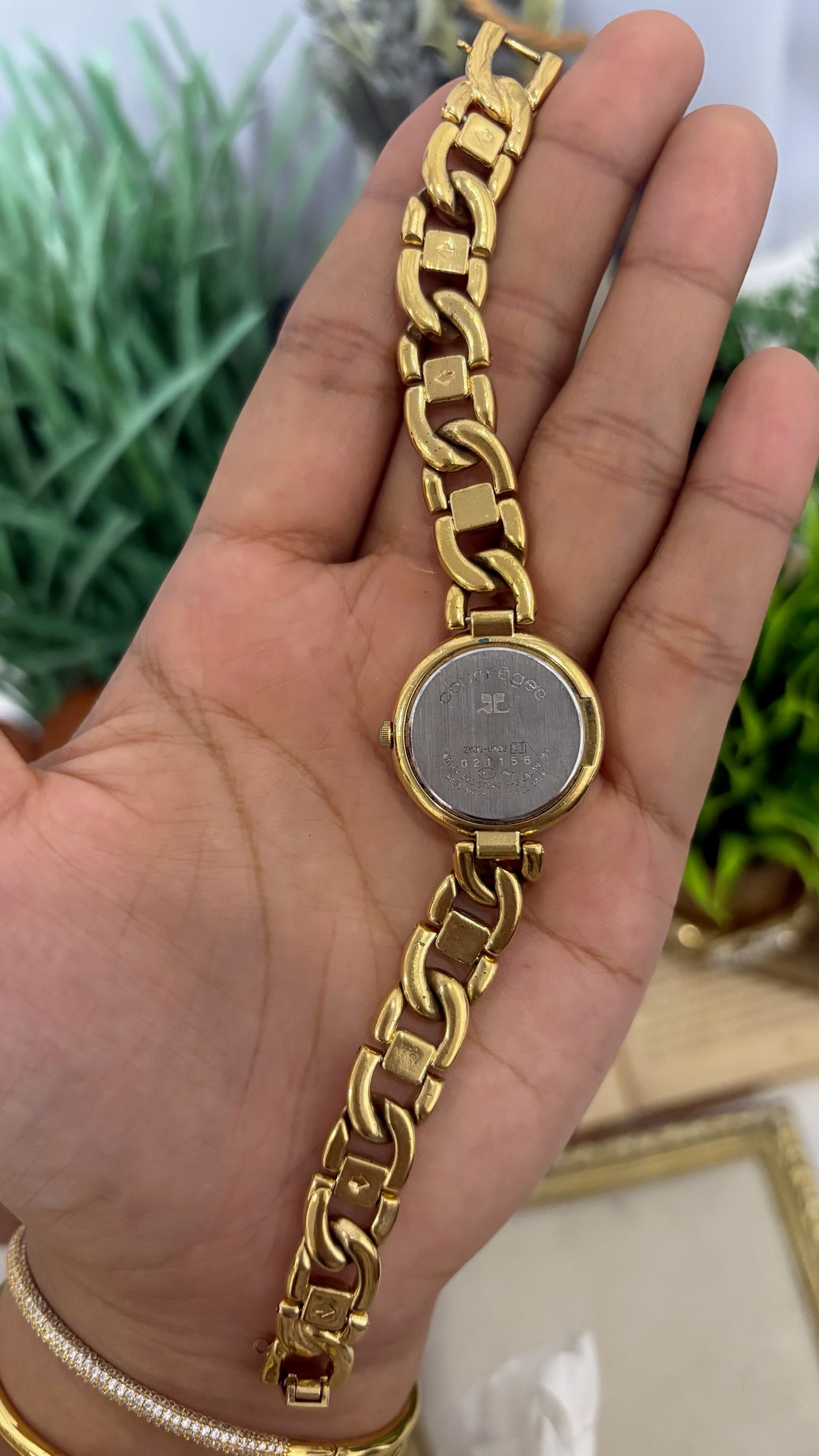 Vintage Courrèges Round Watch with Gold Tone Curb Chain Bracelet Quartz