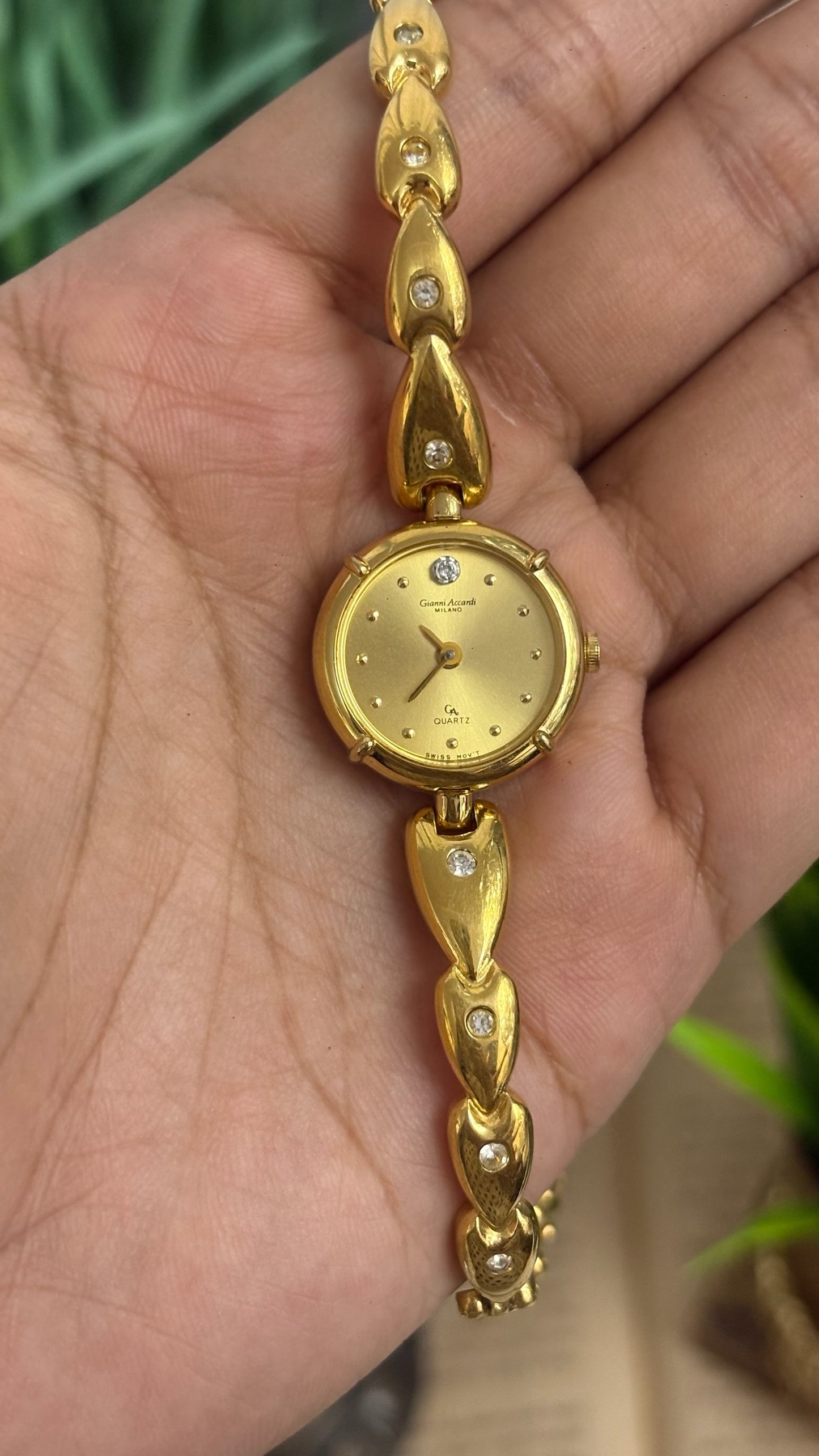 Vintage Gianni Accardi Round Watch with Gold Tone Link Bracelet Quartz