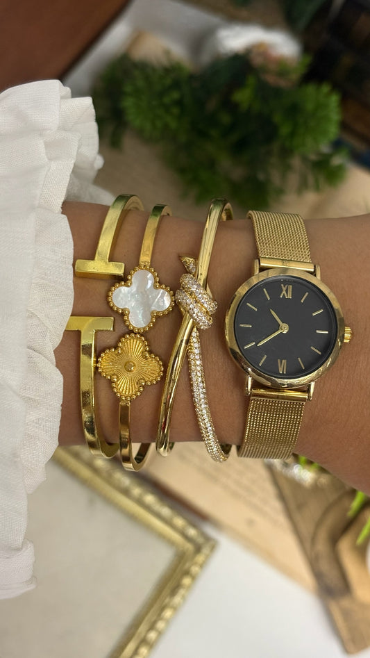 Vintage H&M Round Watch with Black Dial and Gold Tone Mesh Strap