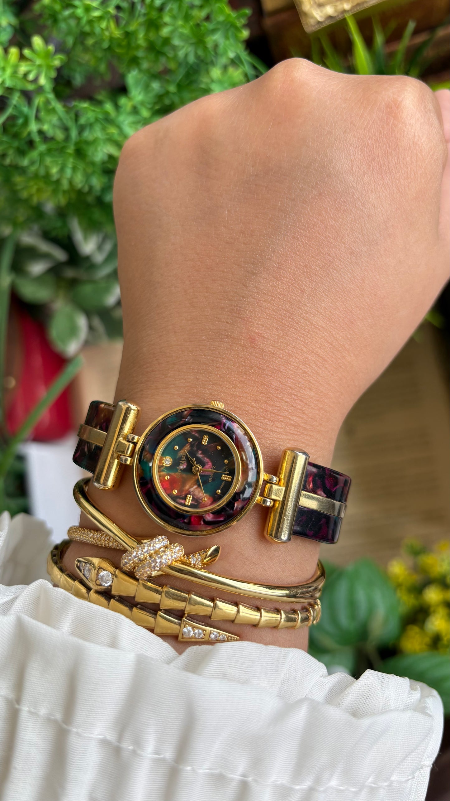 Vintage LA Express Watch in Gold Tone Unique Shell Pattern