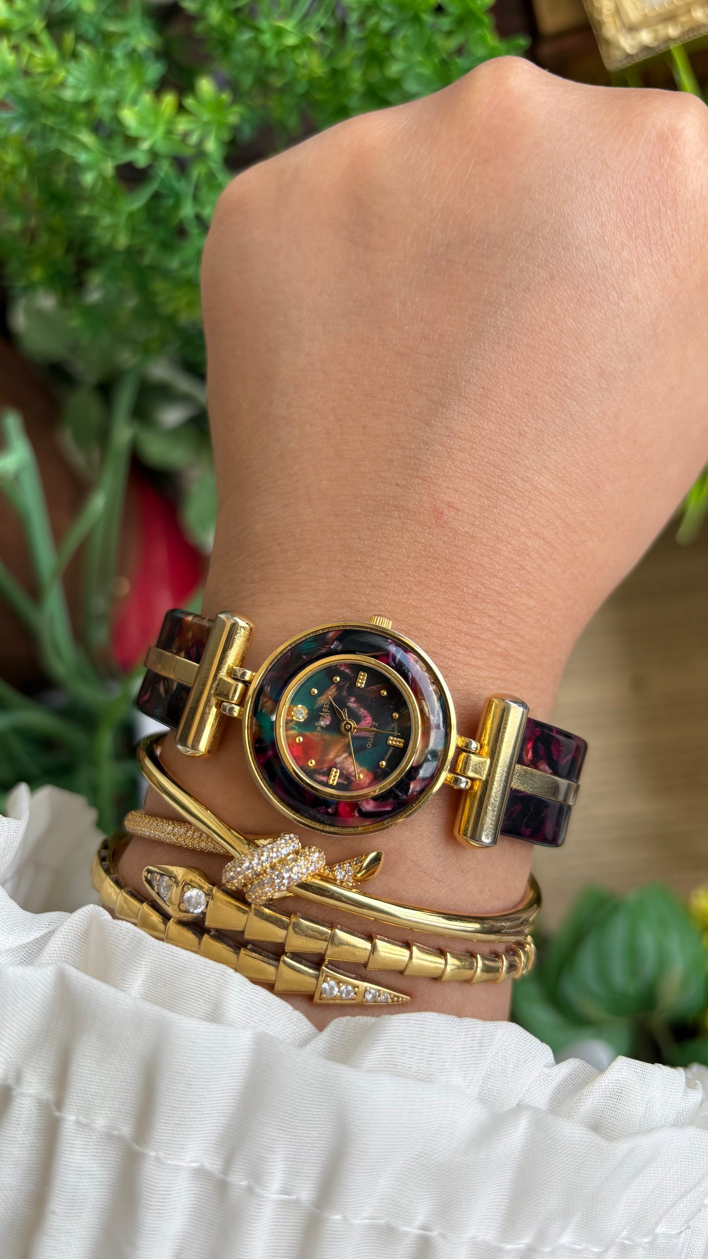 Vintage LA Express Watch in Gold Tone Unique Shell Pattern