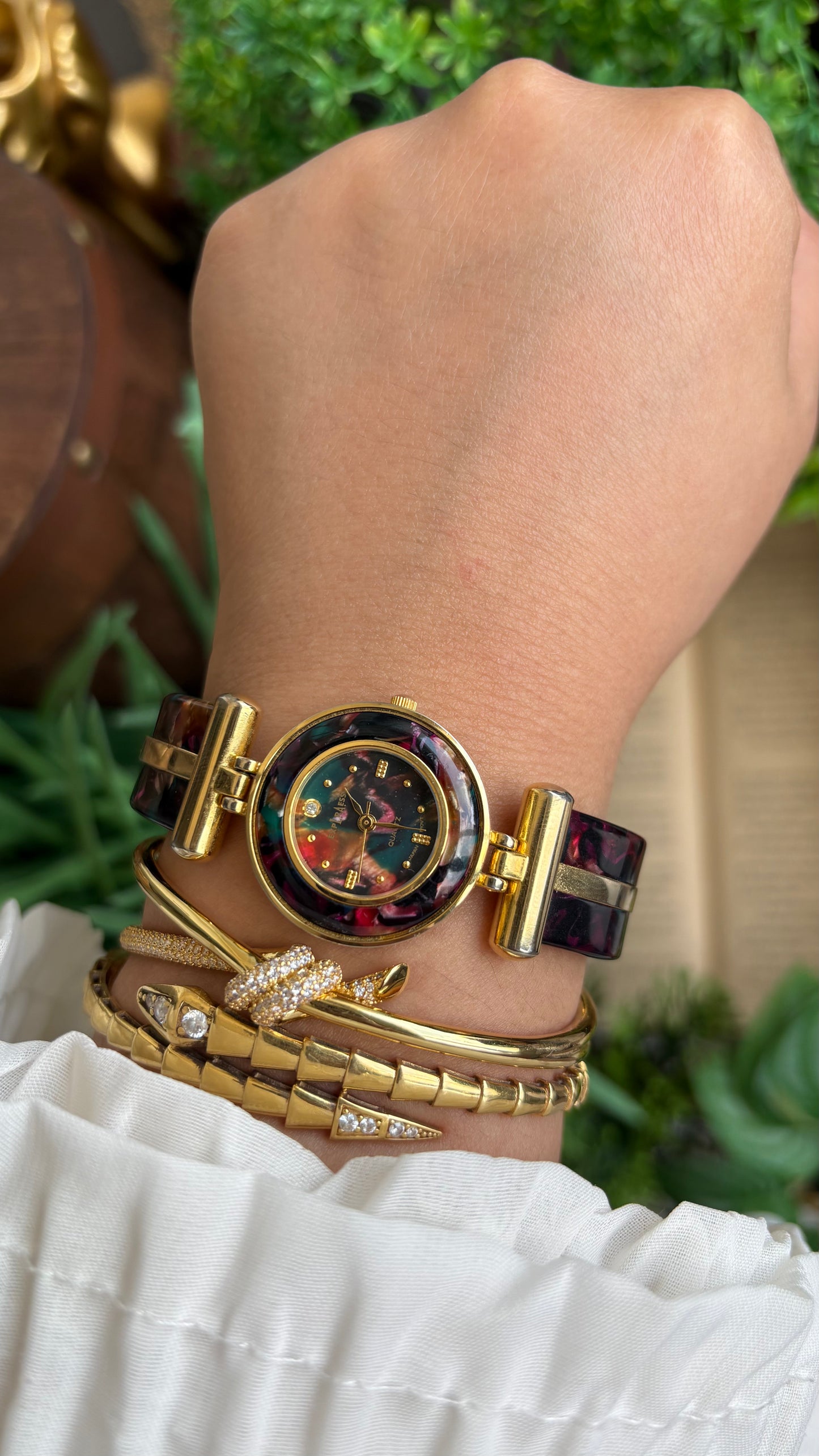 Vintage LA Express Watch in Gold Tone Unique Shell Pattern
