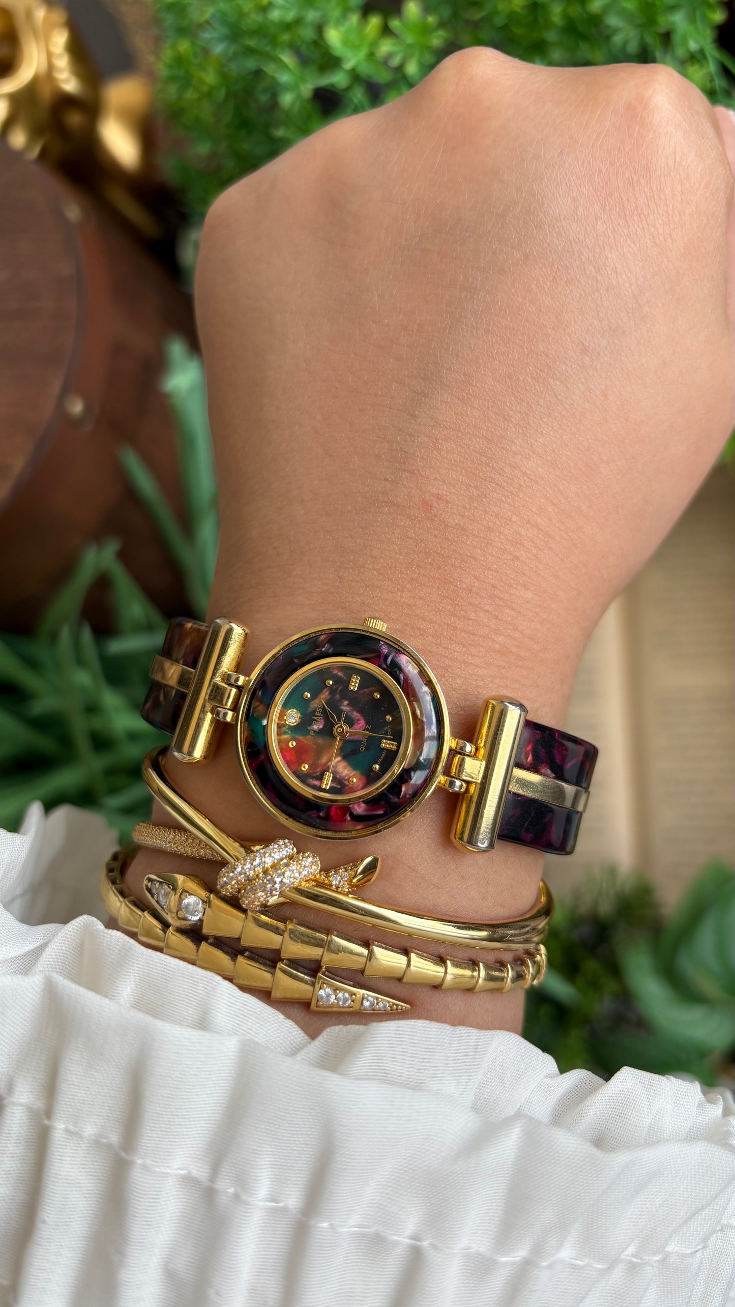 Vintage LA Express Watch in Gold Tone Unique Shell Pattern