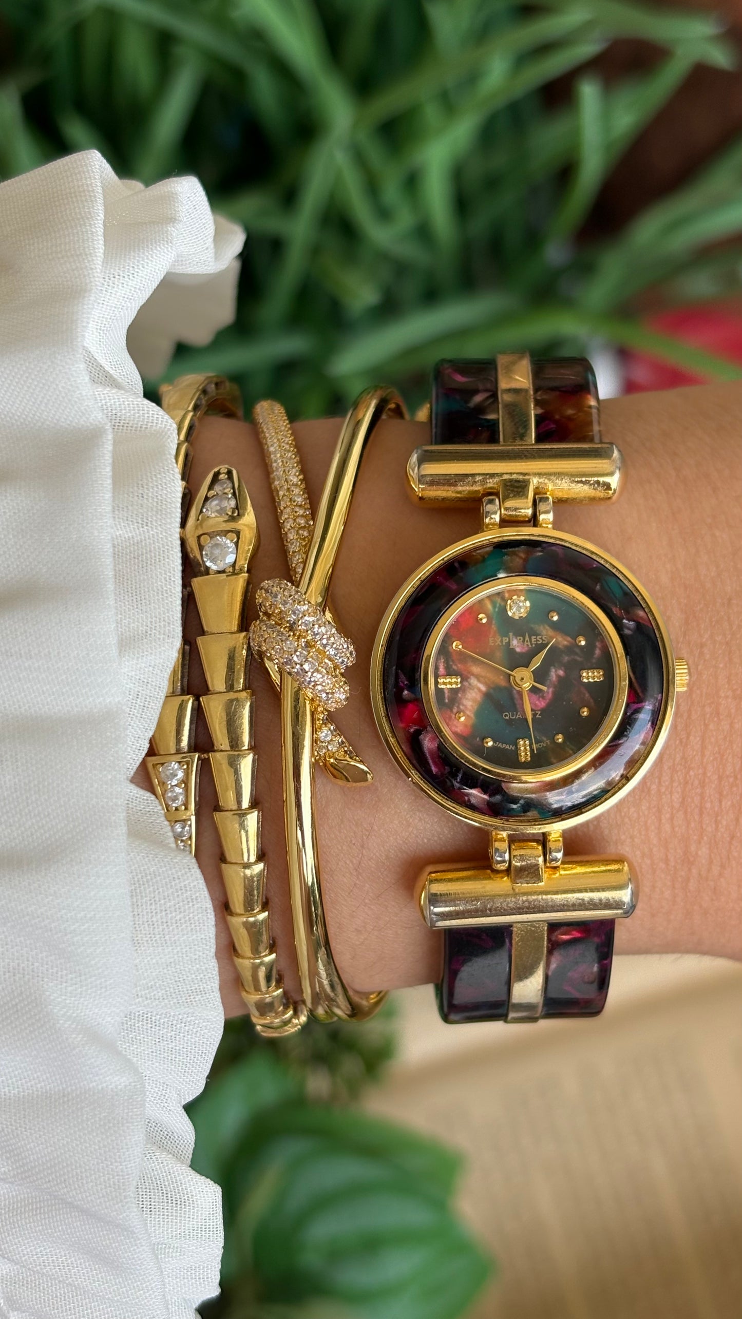 Vintage LA Express Watch in Gold Tone Unique Shell Pattern