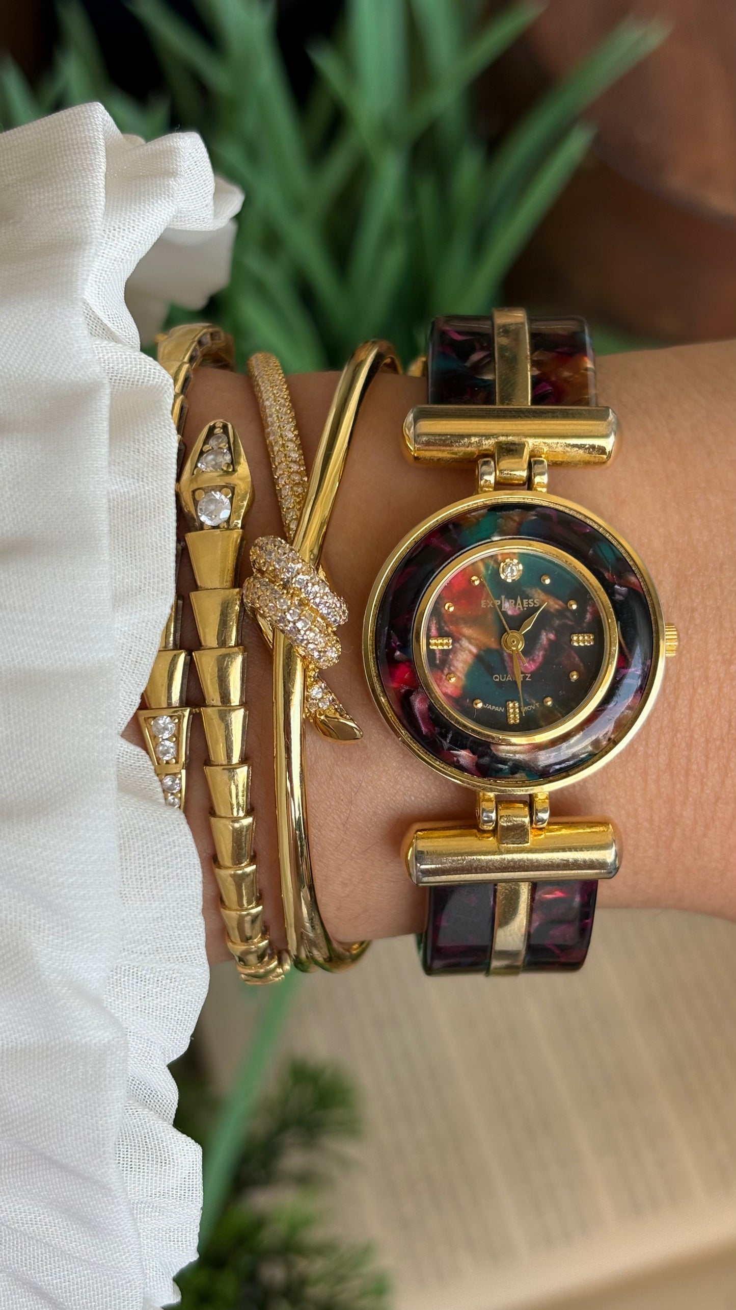 Vintage LA Express Watch in Gold Tone Unique Shell Pattern