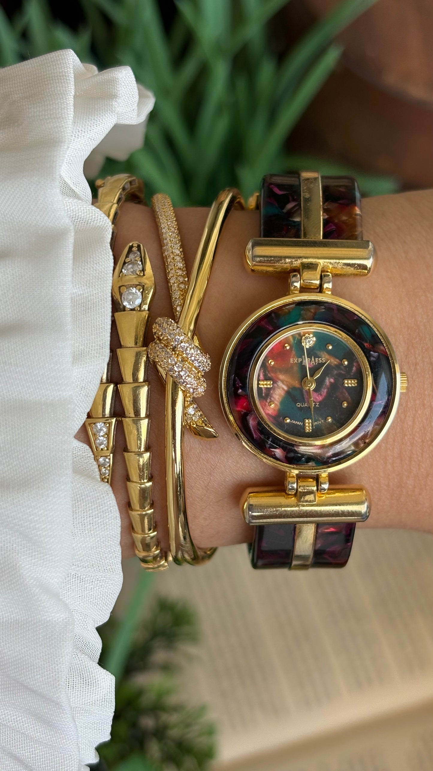 Vintage LA Express Watch in Gold Tone Unique Shell Pattern