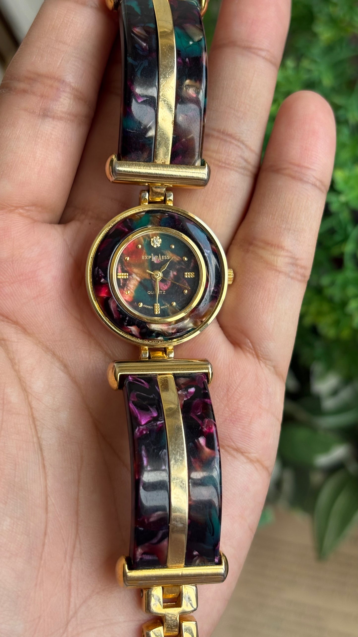 Vintage LA Express Watch in Gold Tone Unique Shell Pattern
