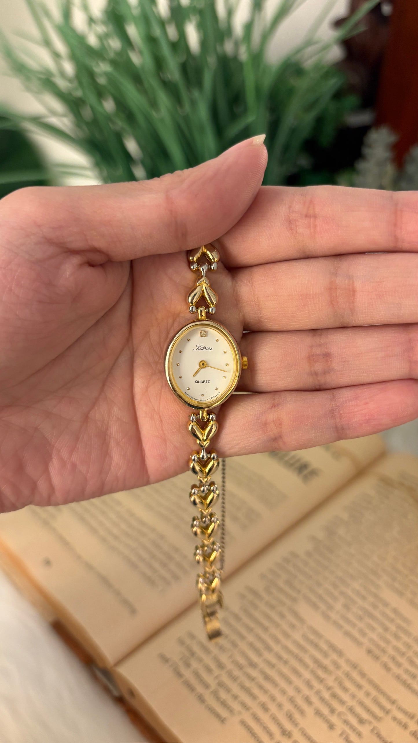 Vintage Katrine Wishbone Link Watch in Gold Tone Quartz
