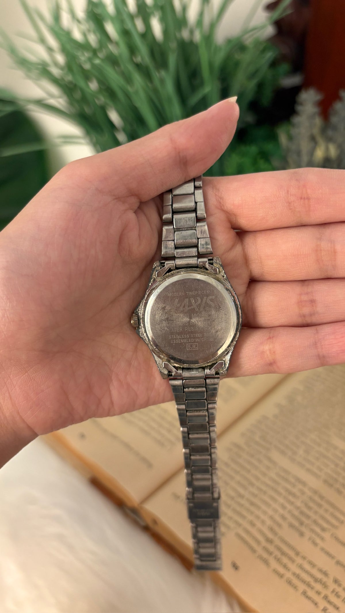 Vintage Script J-Axis Black Dial Watch in Silver Tone Quartz