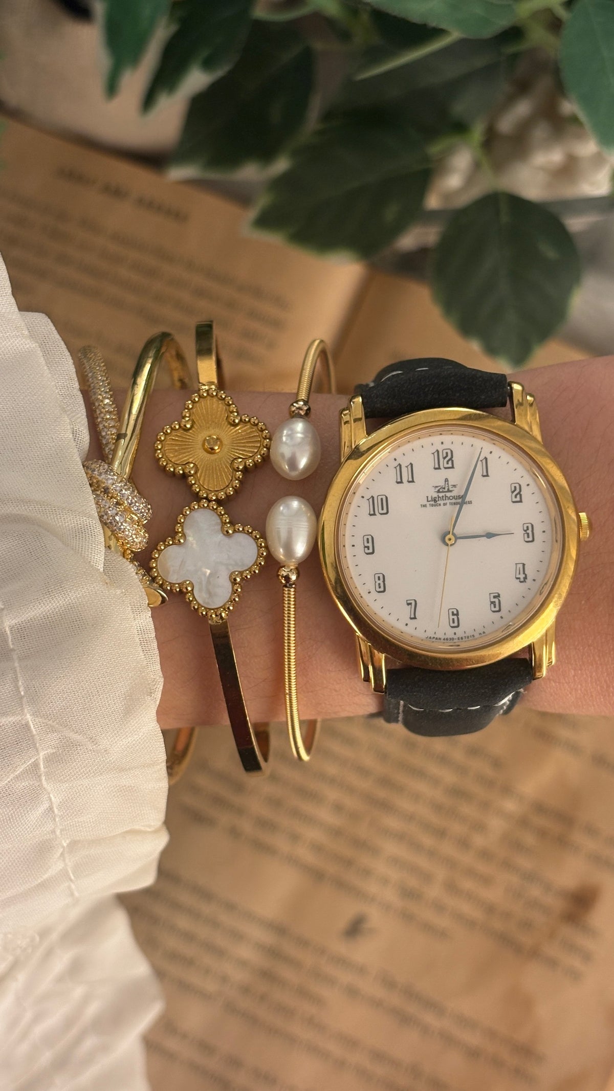 Rare Vintage Lighthouse Citizen Mens Watch in Gold Tone Black Leather Quartz
