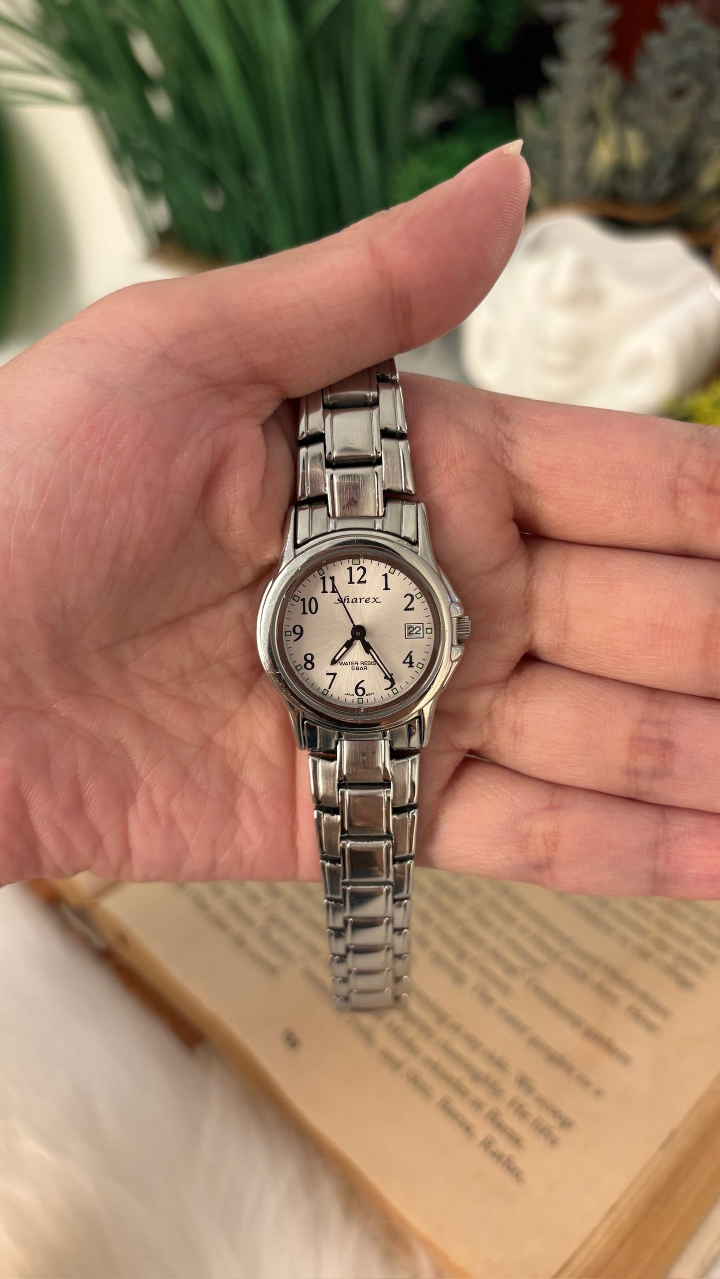 Vintage Sharex Date Window Watch in Silver Tone Quartz
